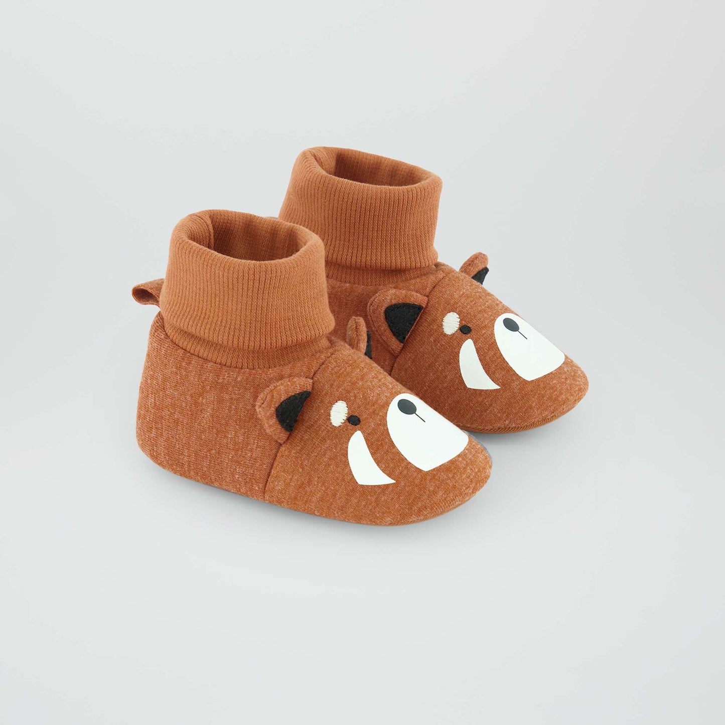 Chaussons 'Panda roux' Marron