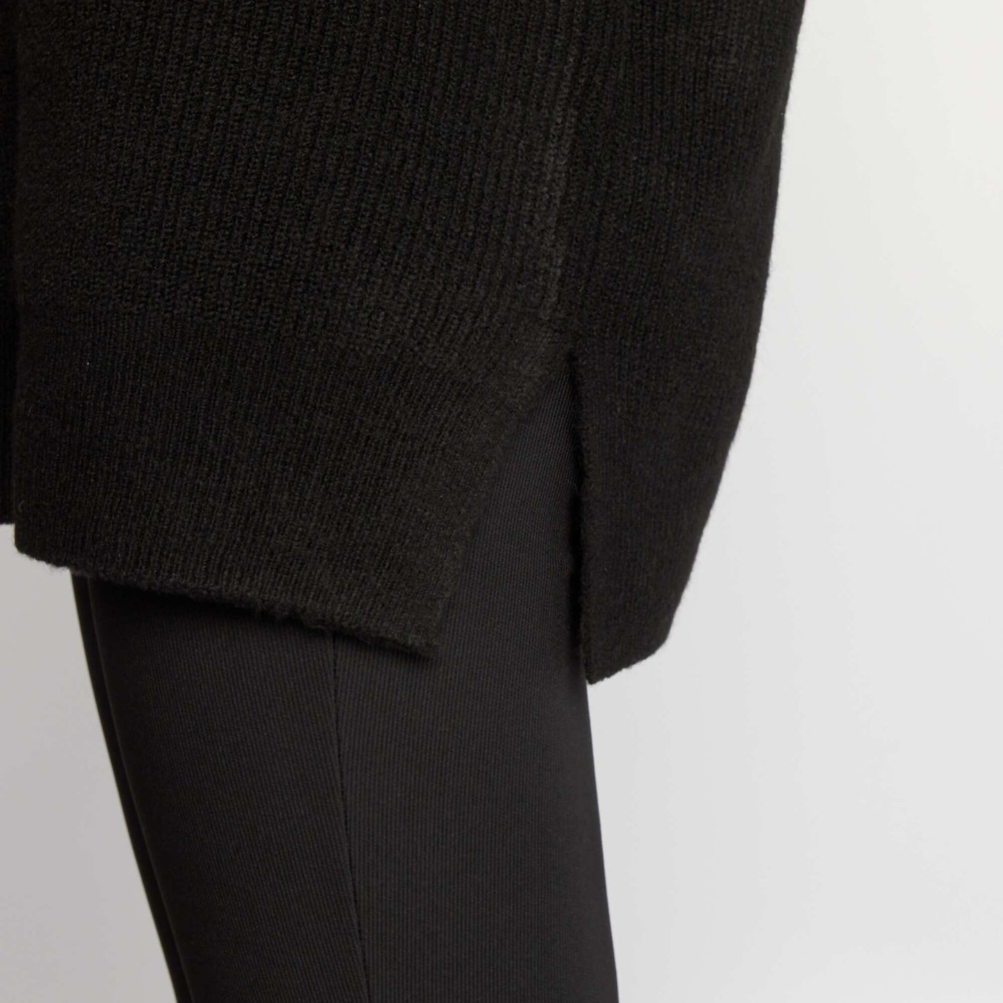 Pull en maille c tel e col montant noir