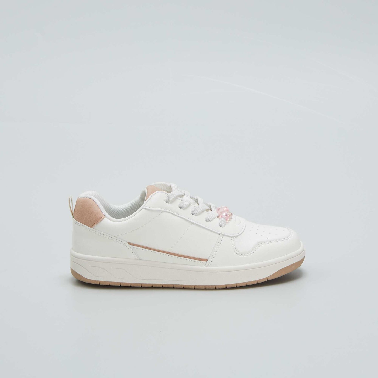 Baskets basses bicolores avec perle blanc