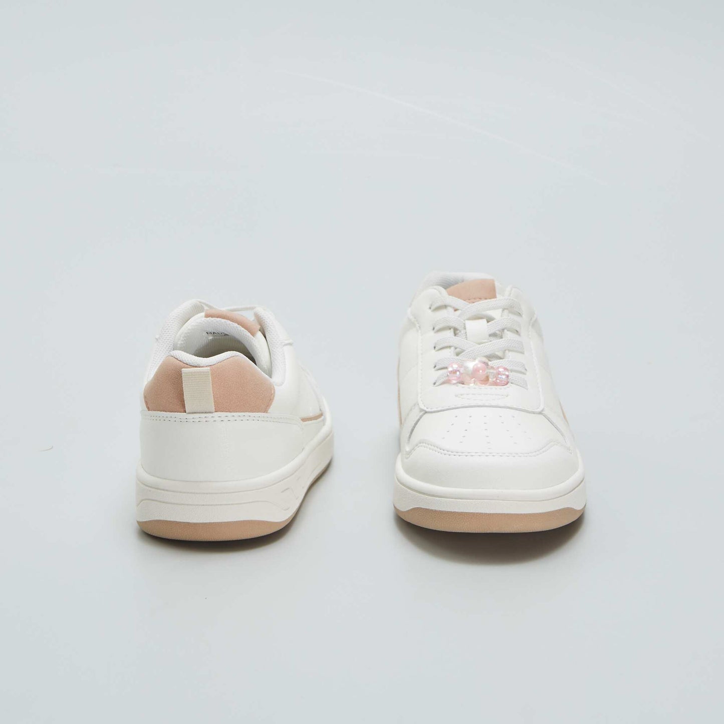 Baskets basses bicolores avec perle blanc