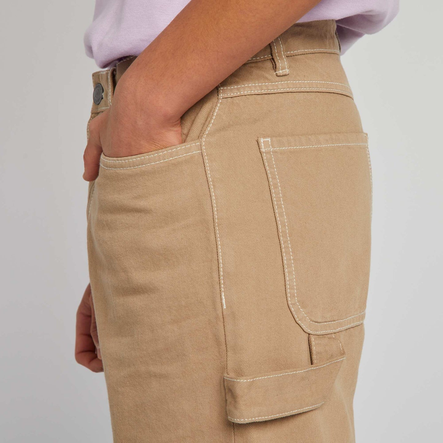 Pantalon surpiqures contrast es Beige
