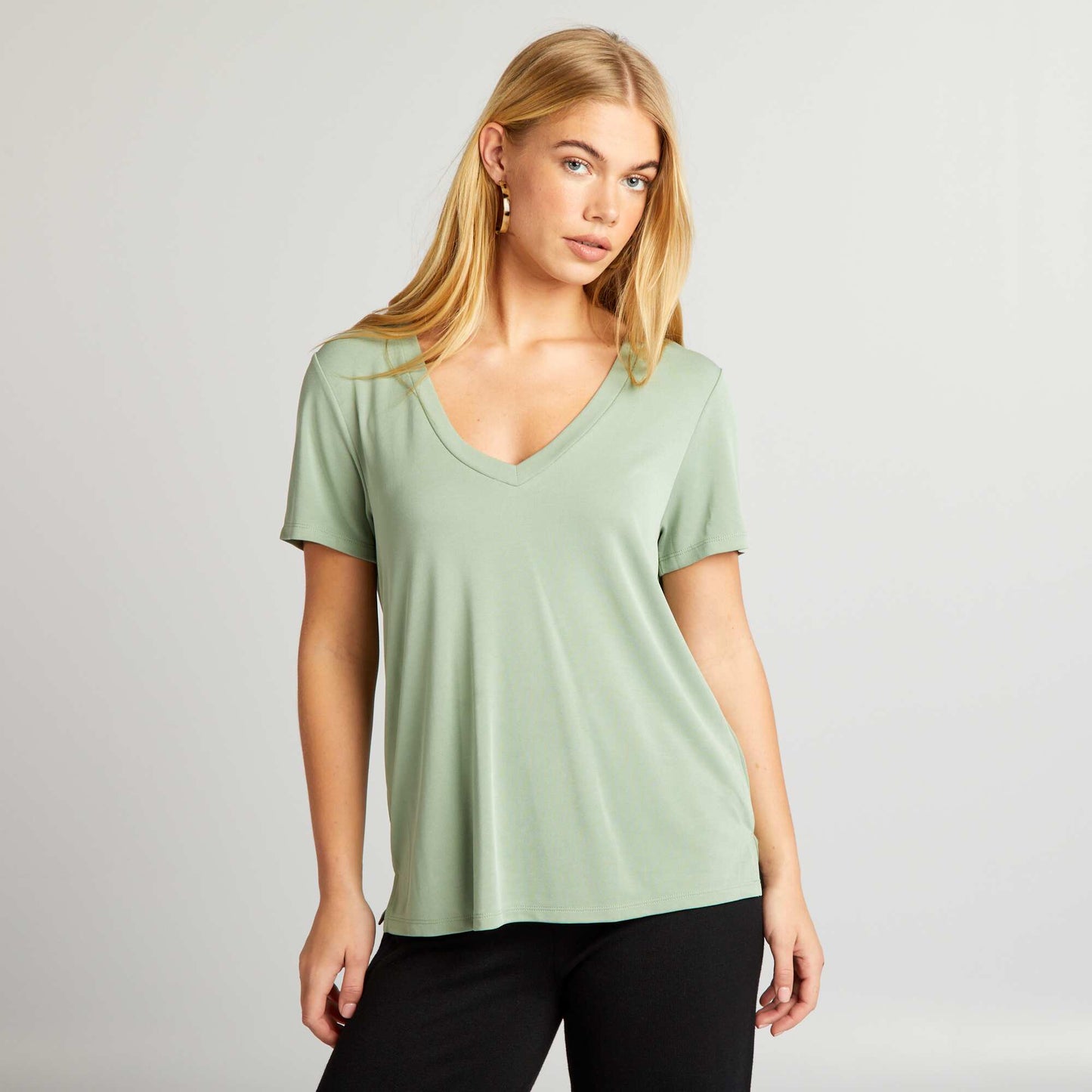 T-shirt stretch col V Vert