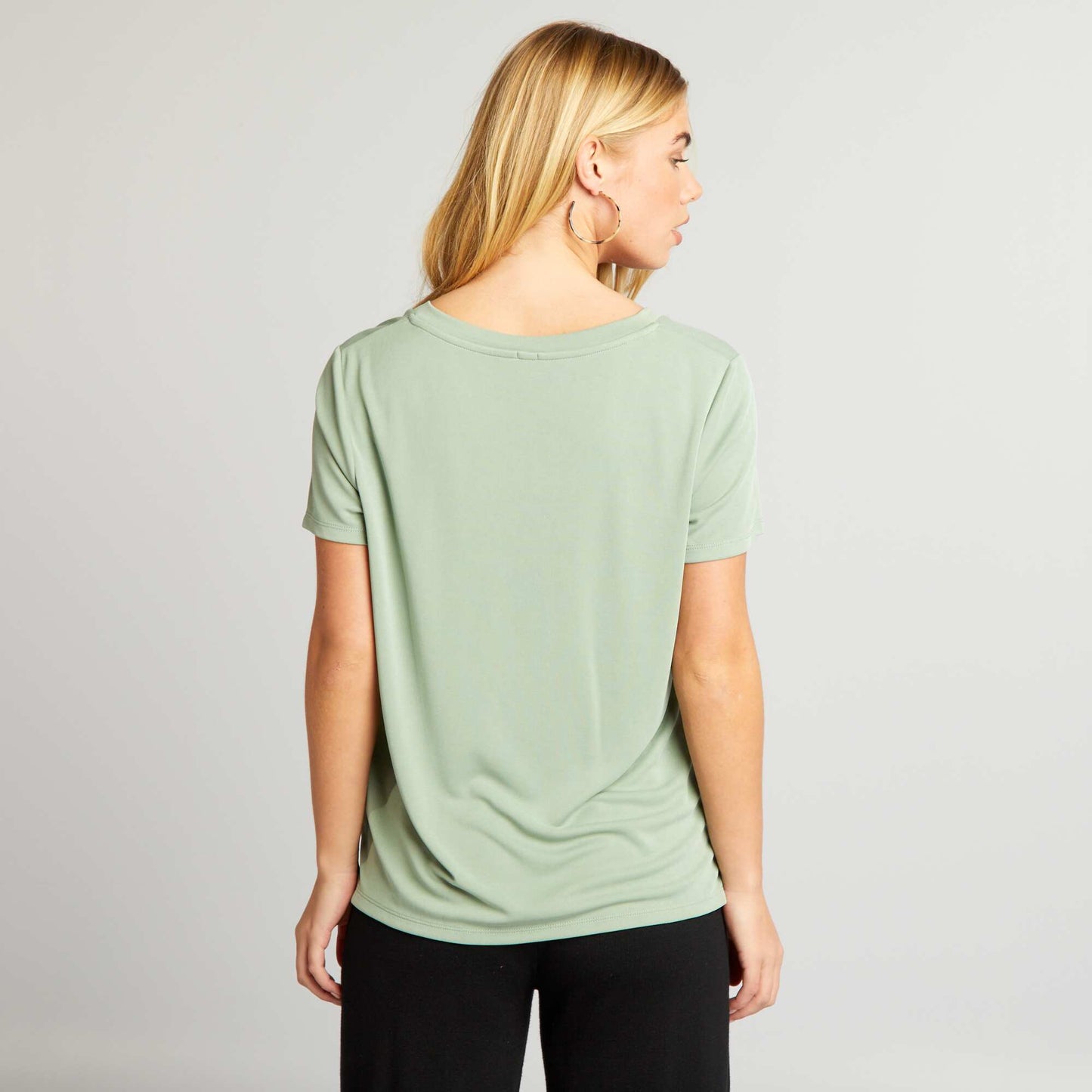 T-shirt stretch col V Vert