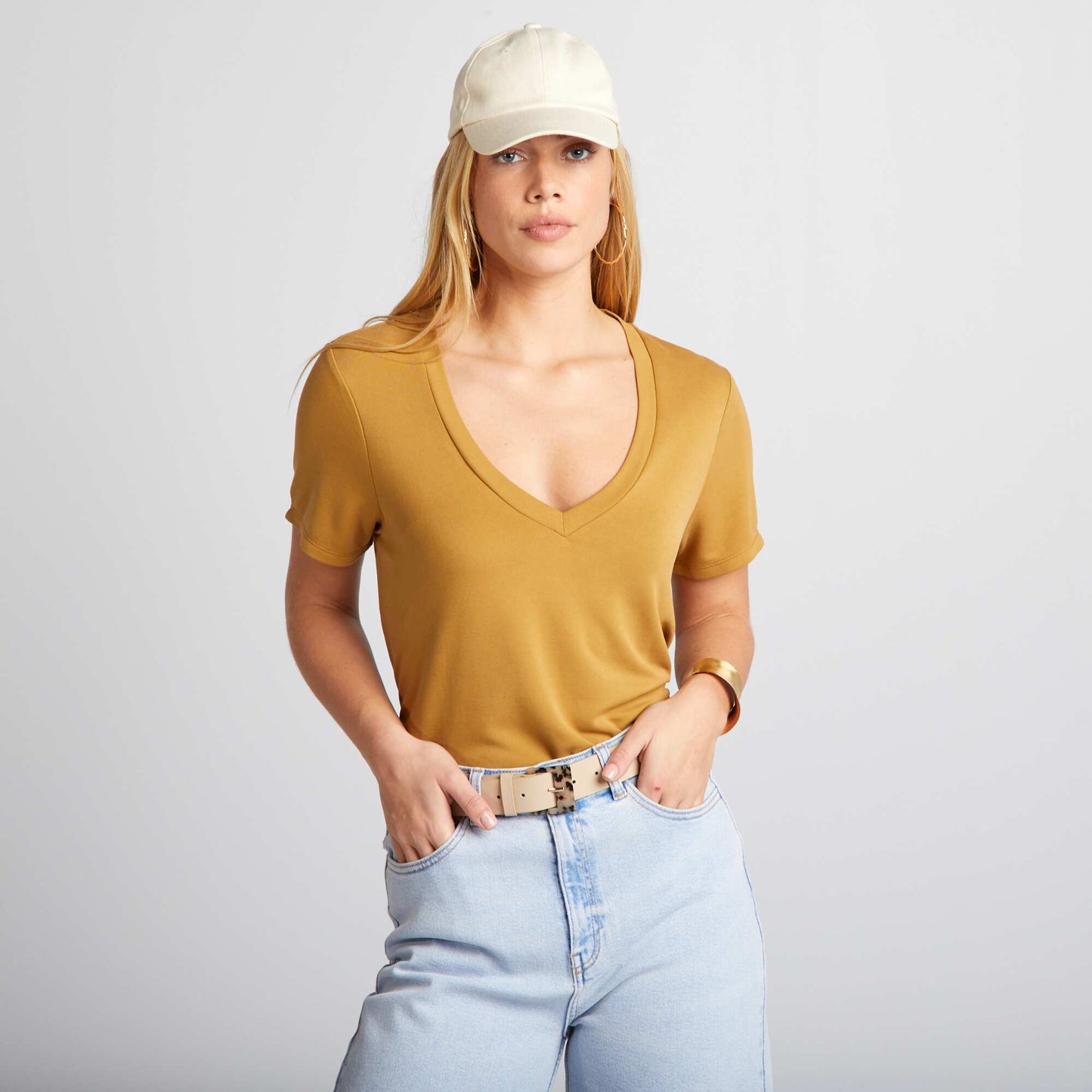T-shirt stretch col V Marron