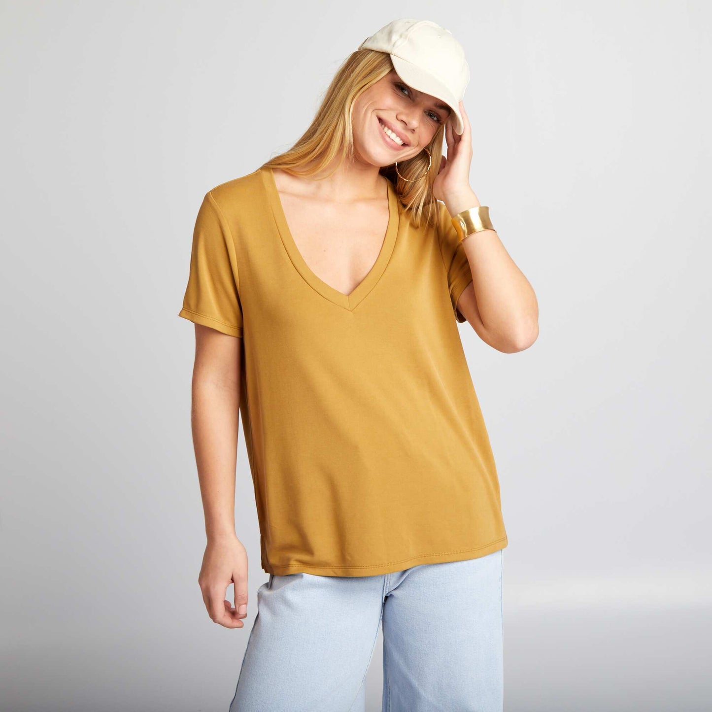 T-shirt stretch col V Marron