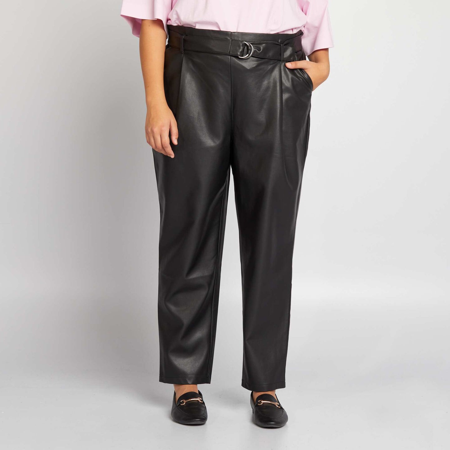Pantalon en simili noir