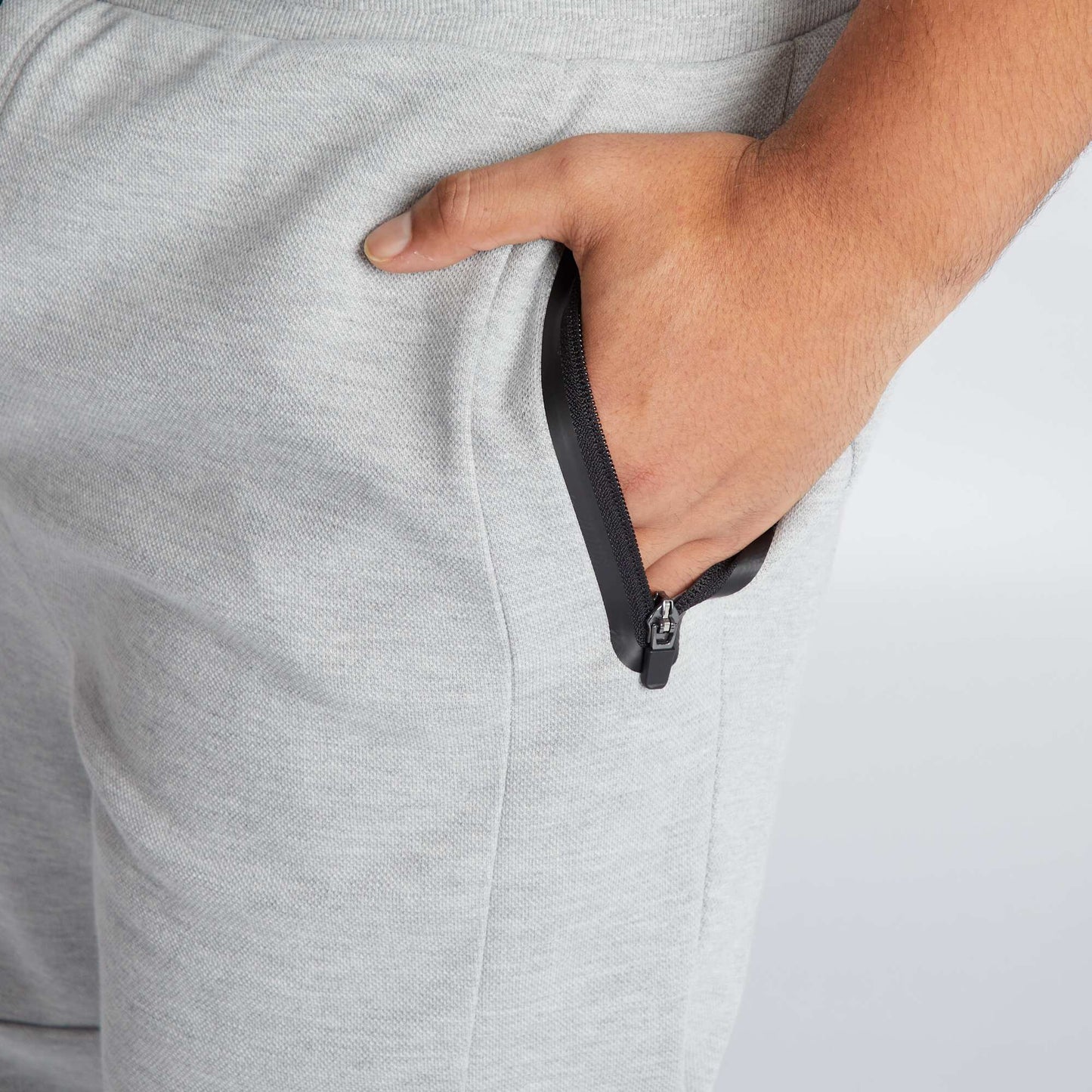 Pantalon jogging maille piqu e gris