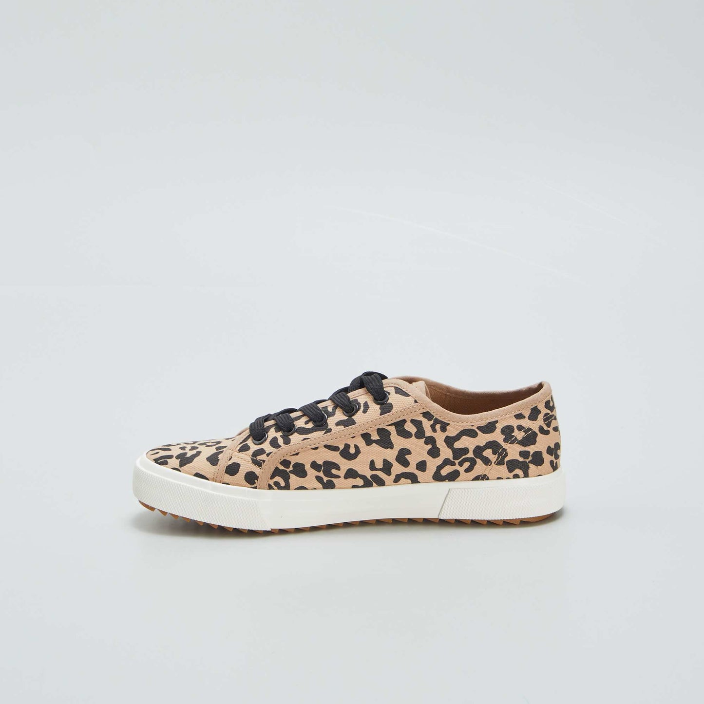 Baskets basses motif l opard L opard