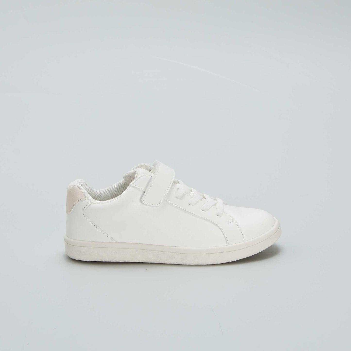 Baskets basse classique blanc