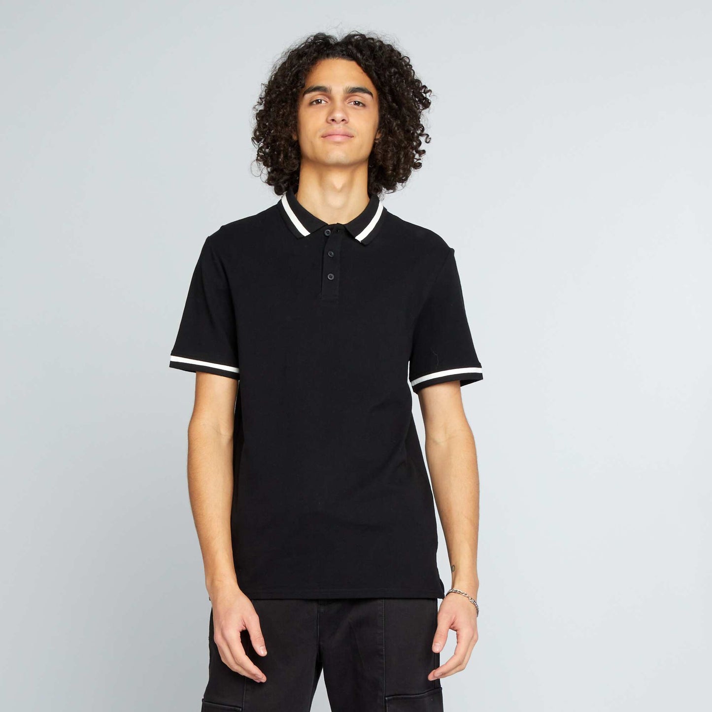 Polo manches courtes contrastes noir