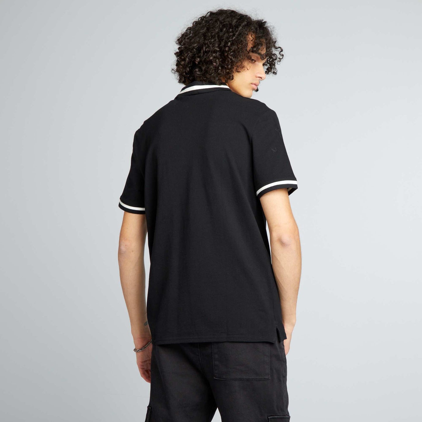 Polo manches courtes contrastes noir