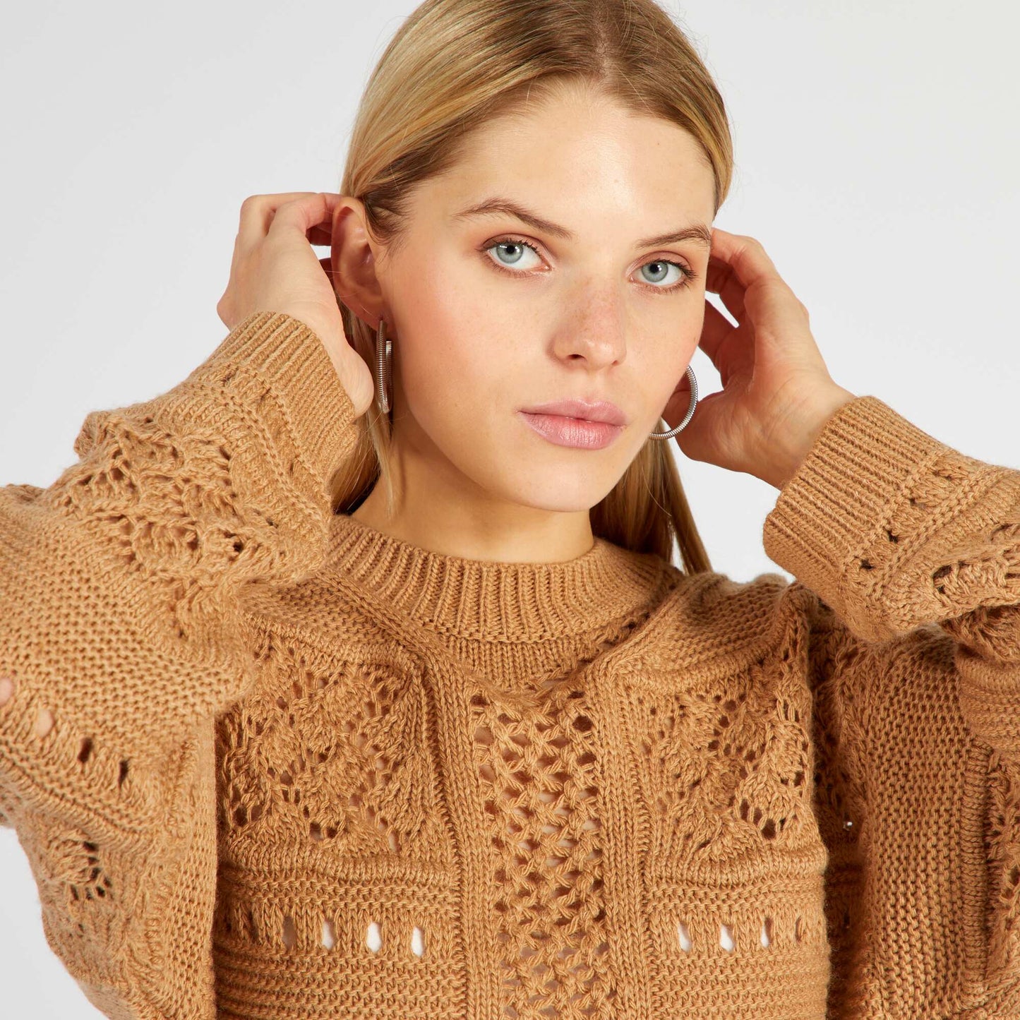 Pull en maille ajour e Marron clair