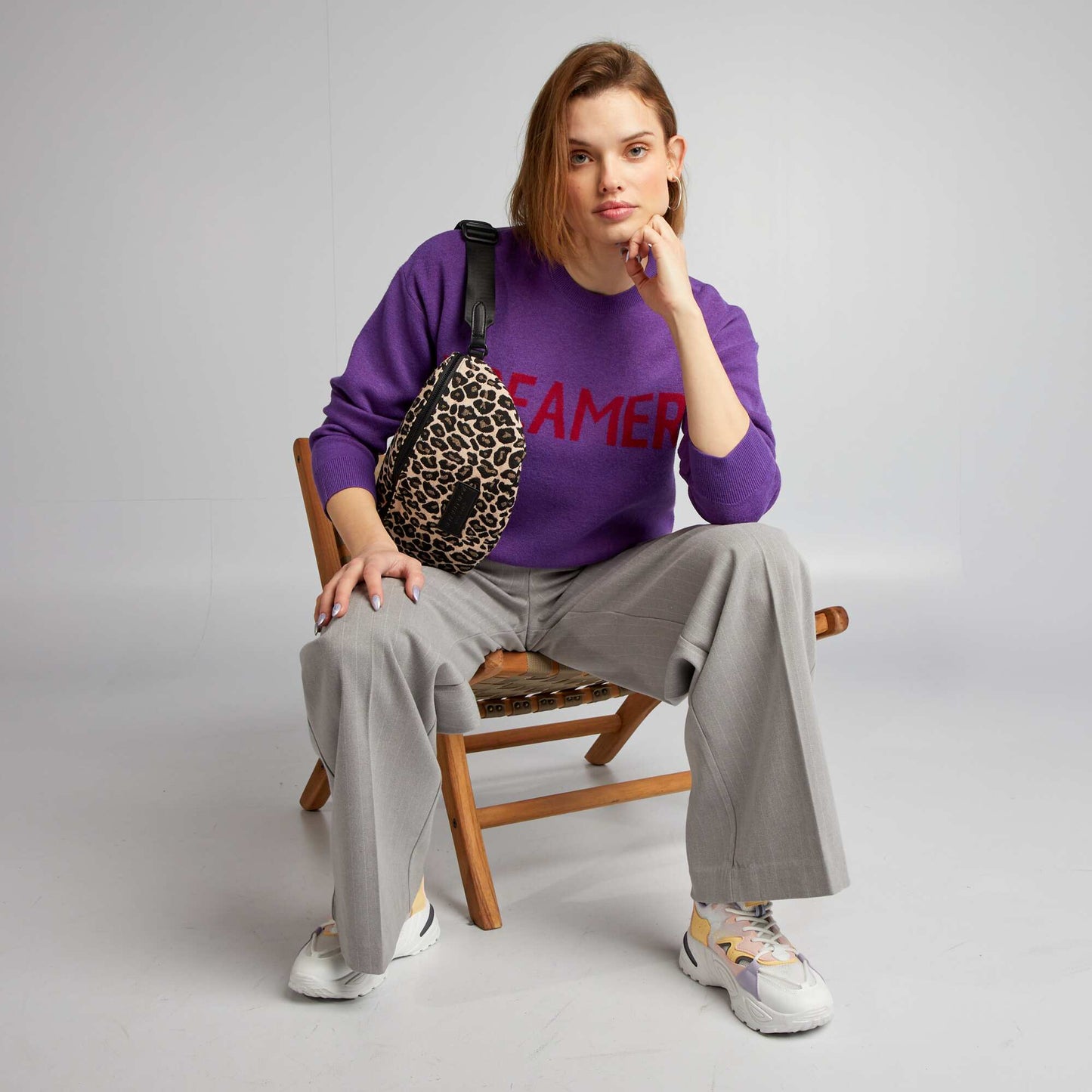 Pull col rond avec inscription Violet
