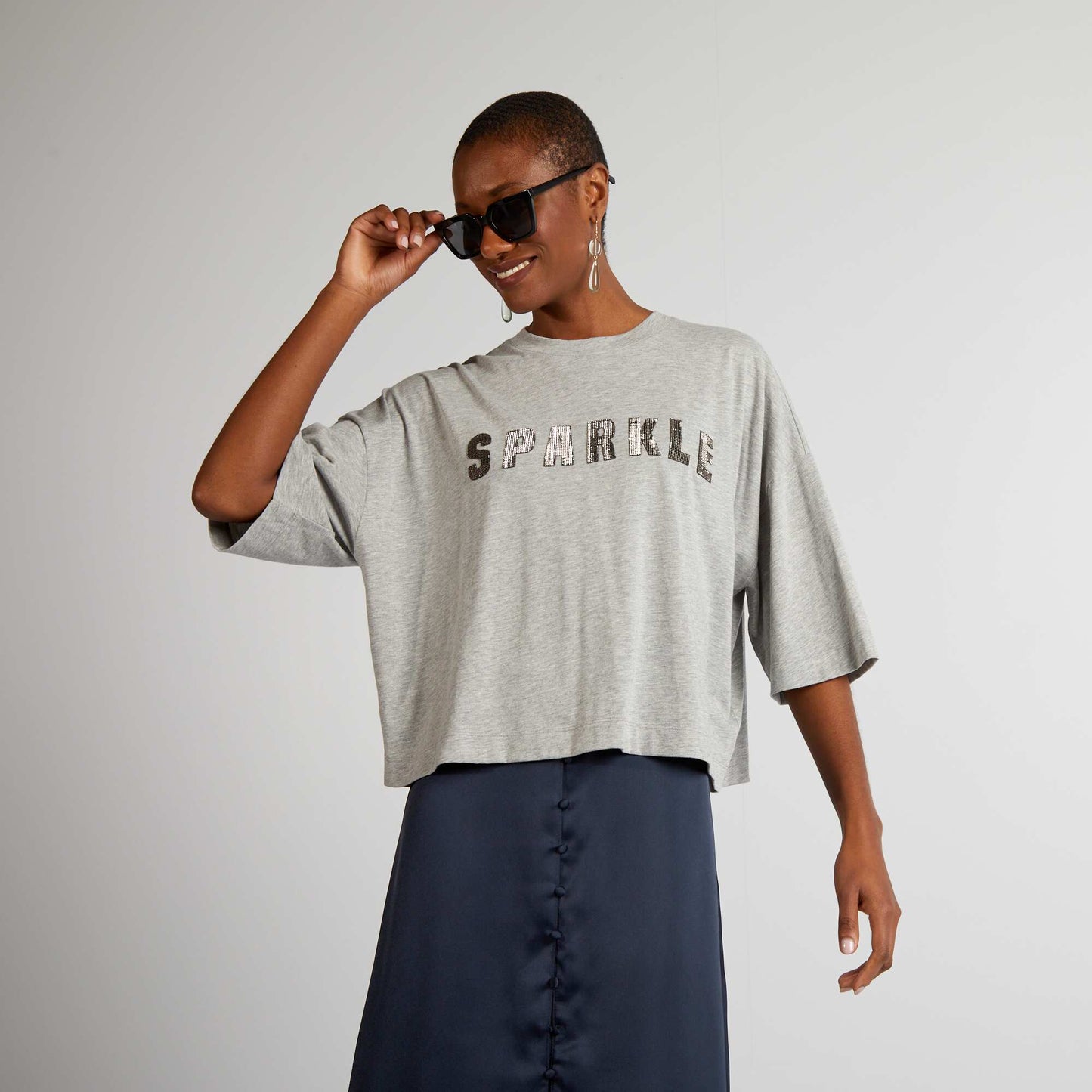 T-shirt avec inscription strass Gris