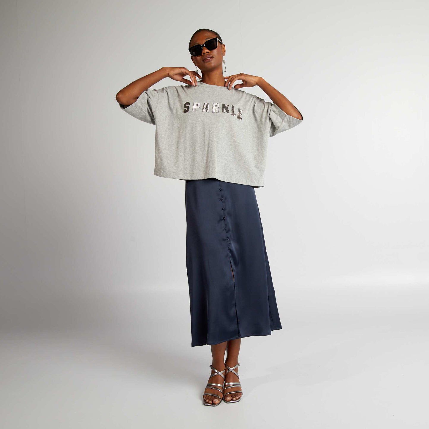T-shirt avec inscription strass Gris