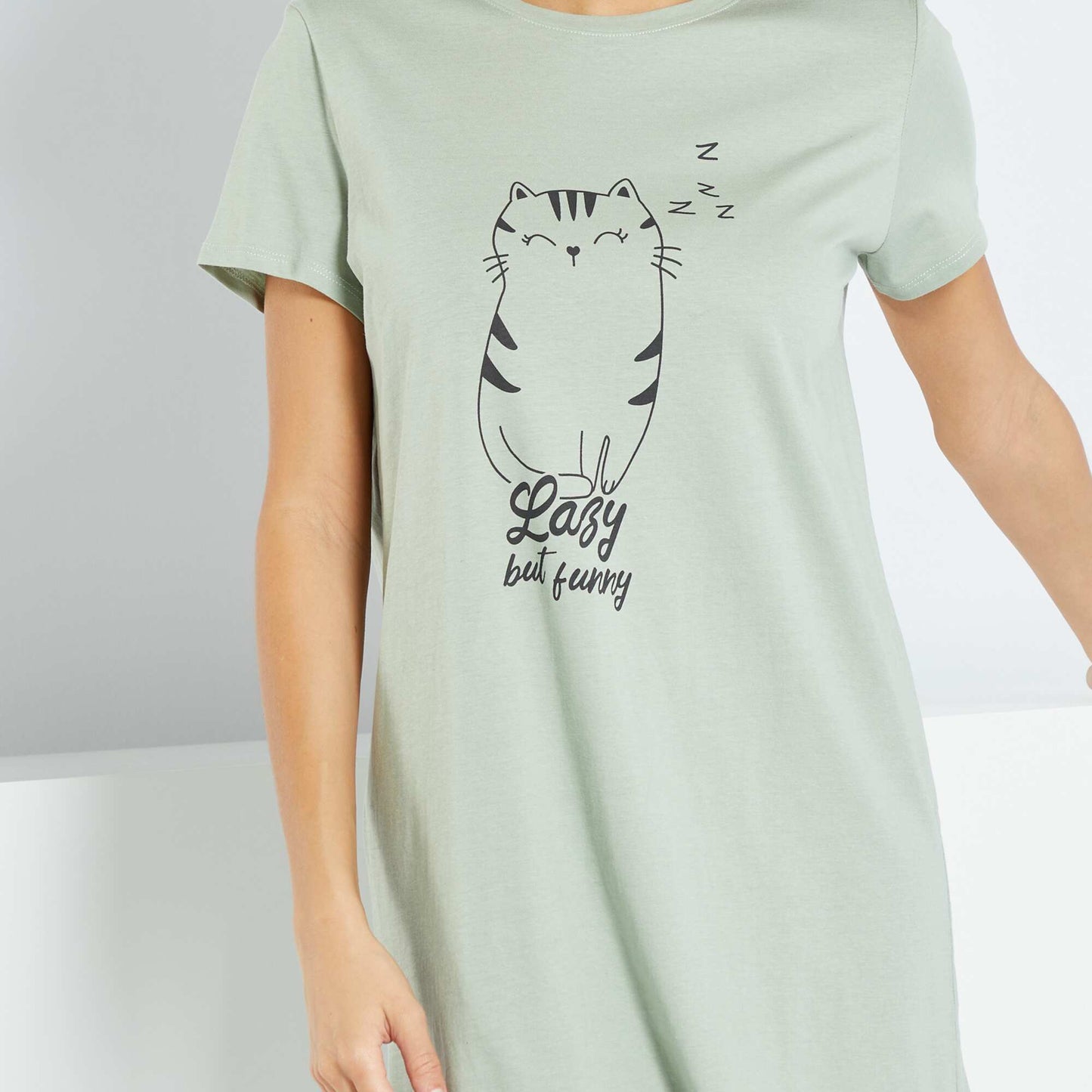 Chemise de nuit vert d'eau chat