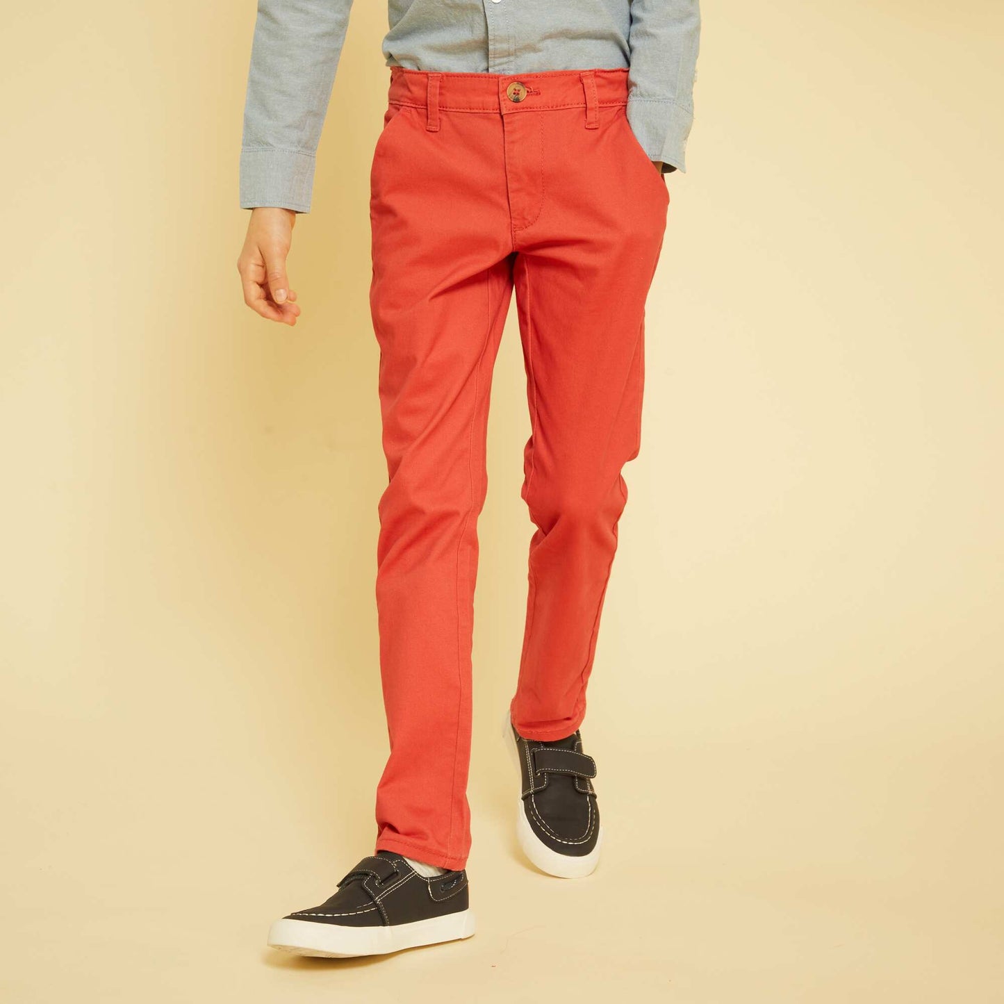 Pantalon chino rouge framboise