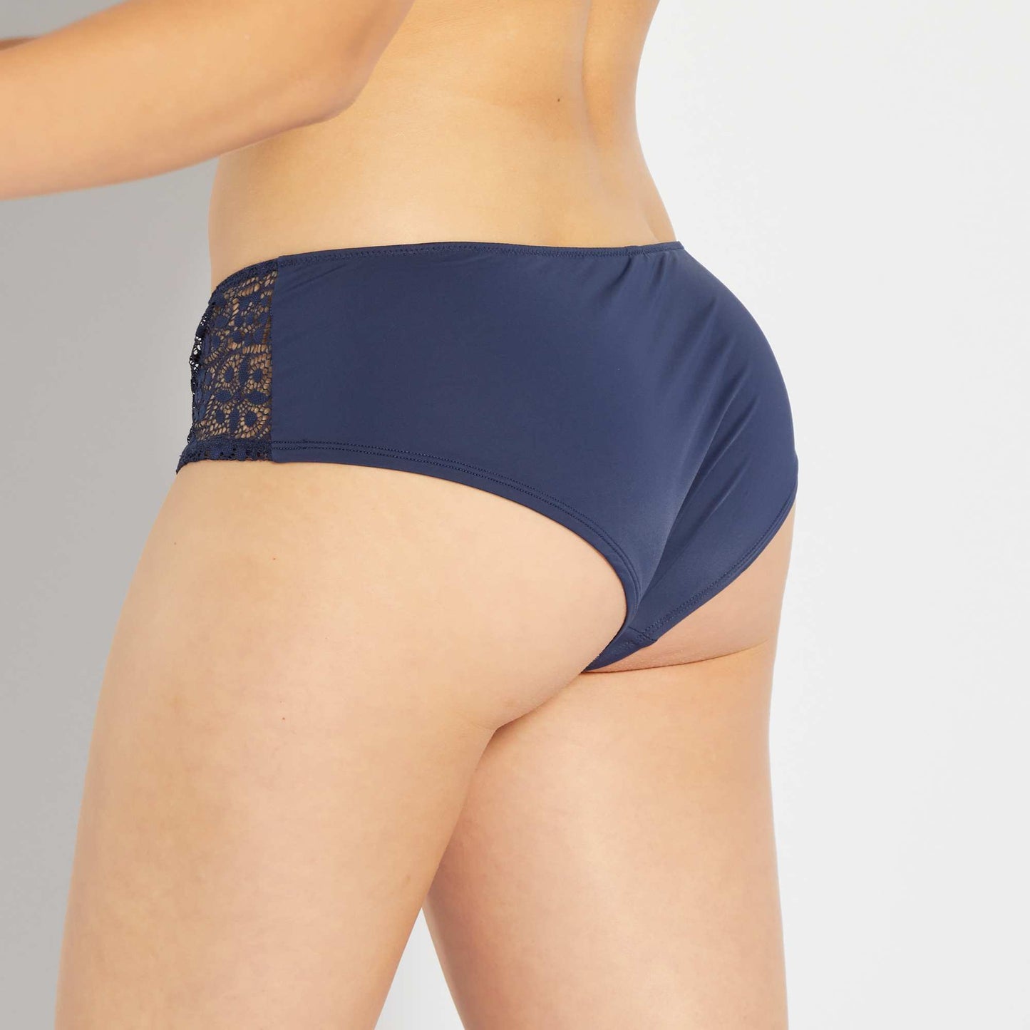 Shorty micro et dentelle bleu noir