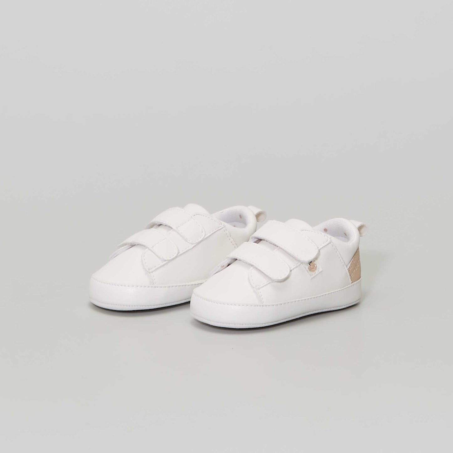 Baskets mode scratchs blanc