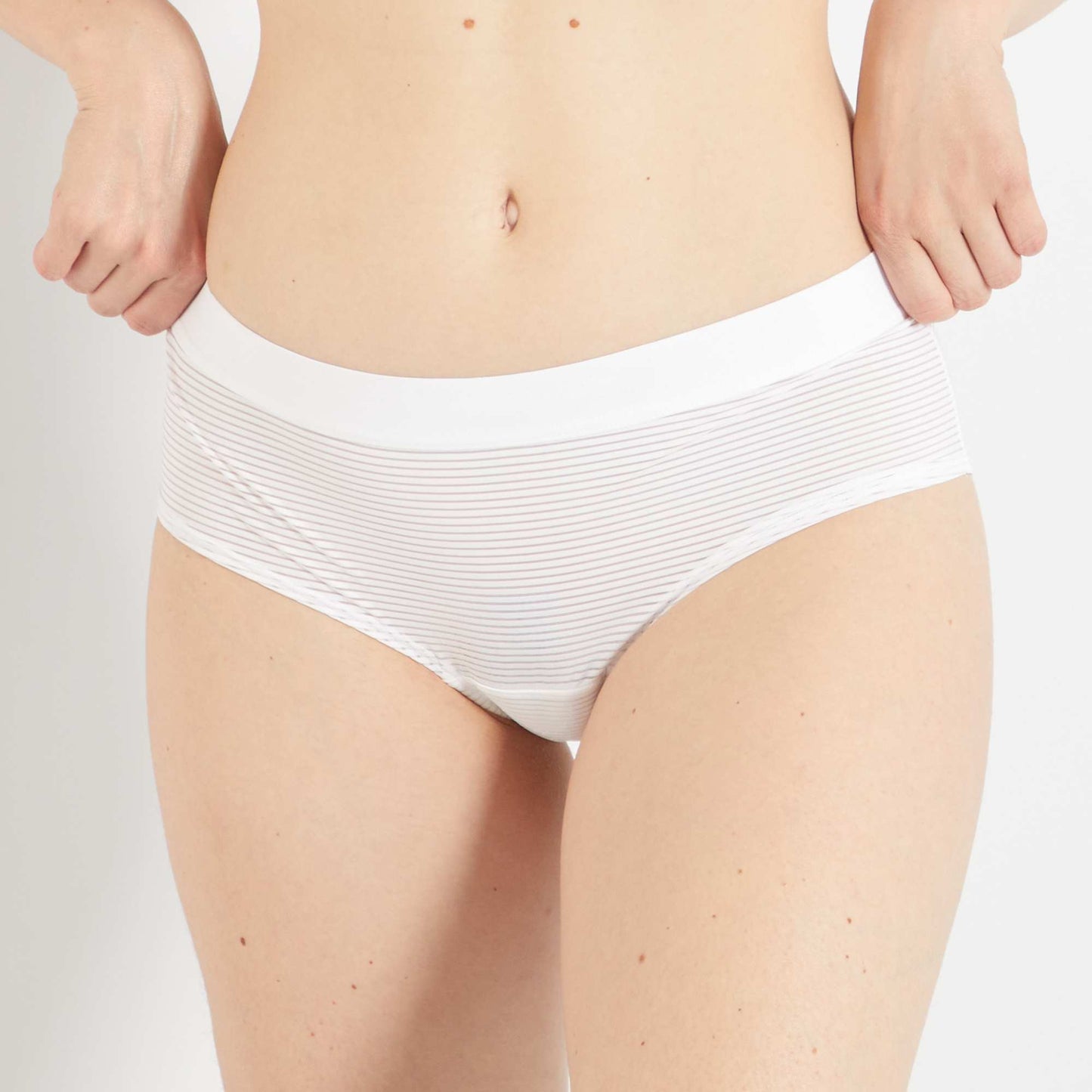 Shorty microfibre blanc