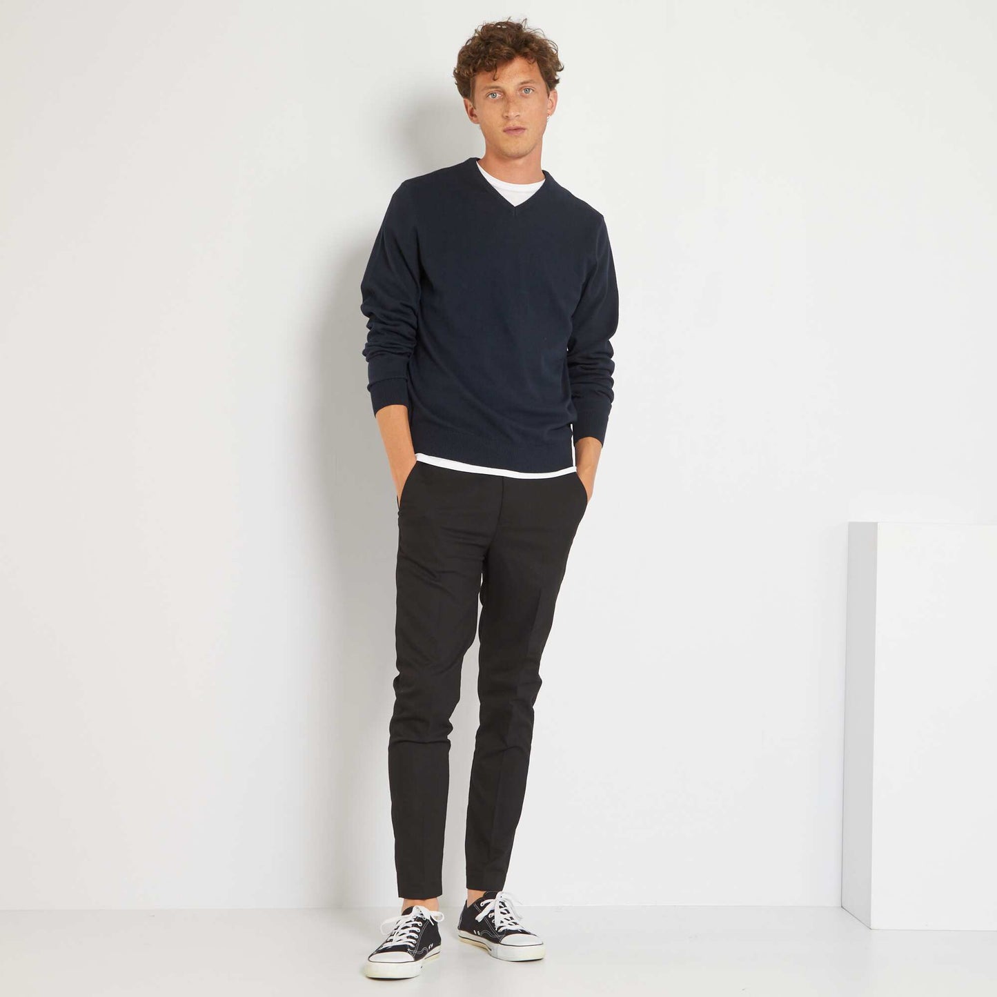 Pull basique en maille unie bleu marine