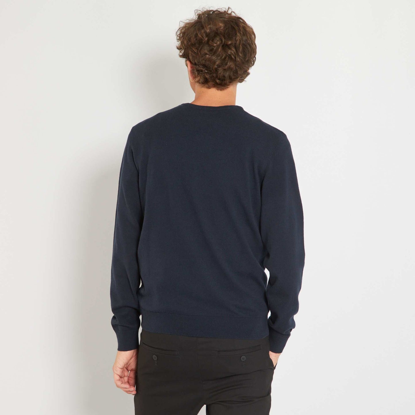 Pull basique en maille unie bleu marine