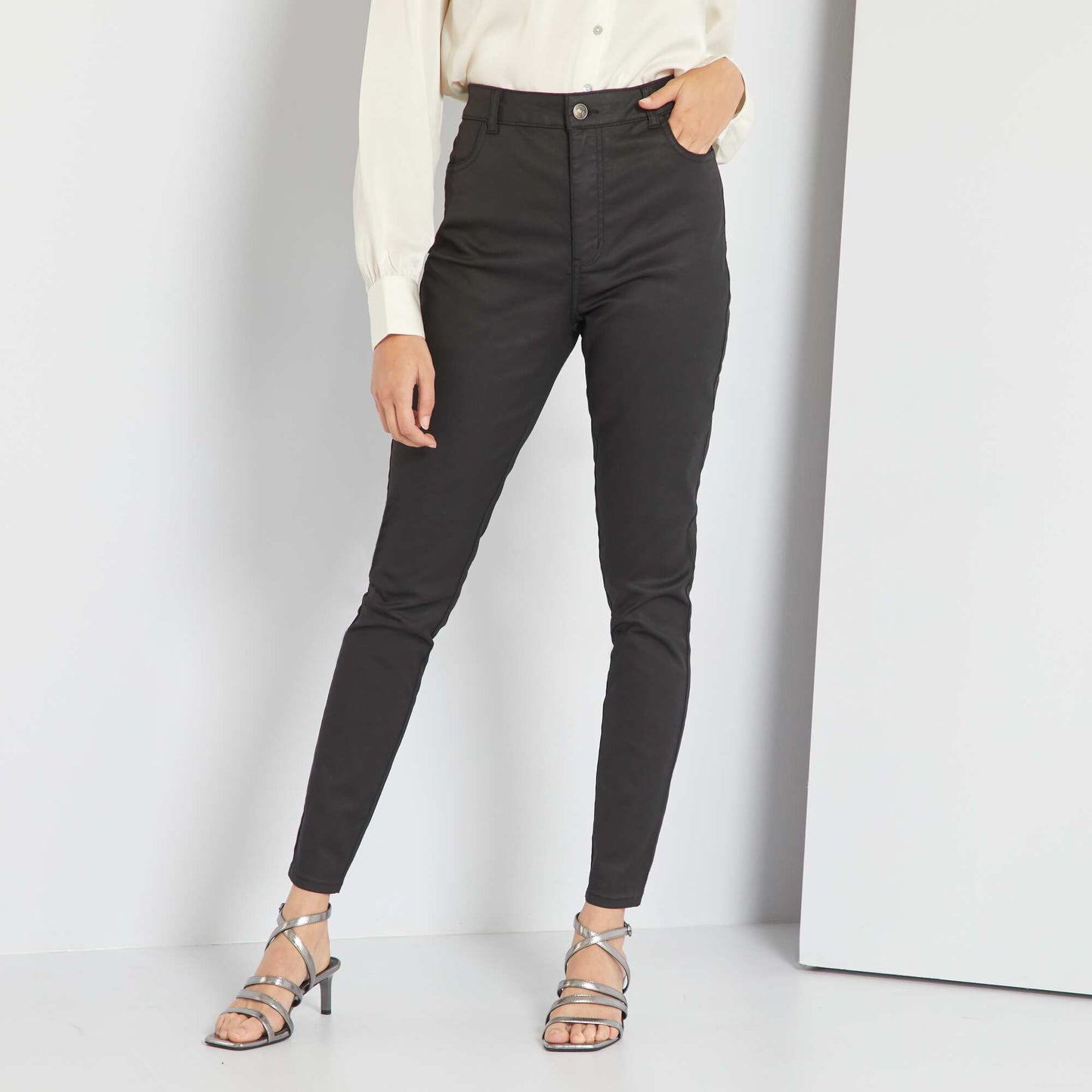 Jean skinny enduit taille haute noir