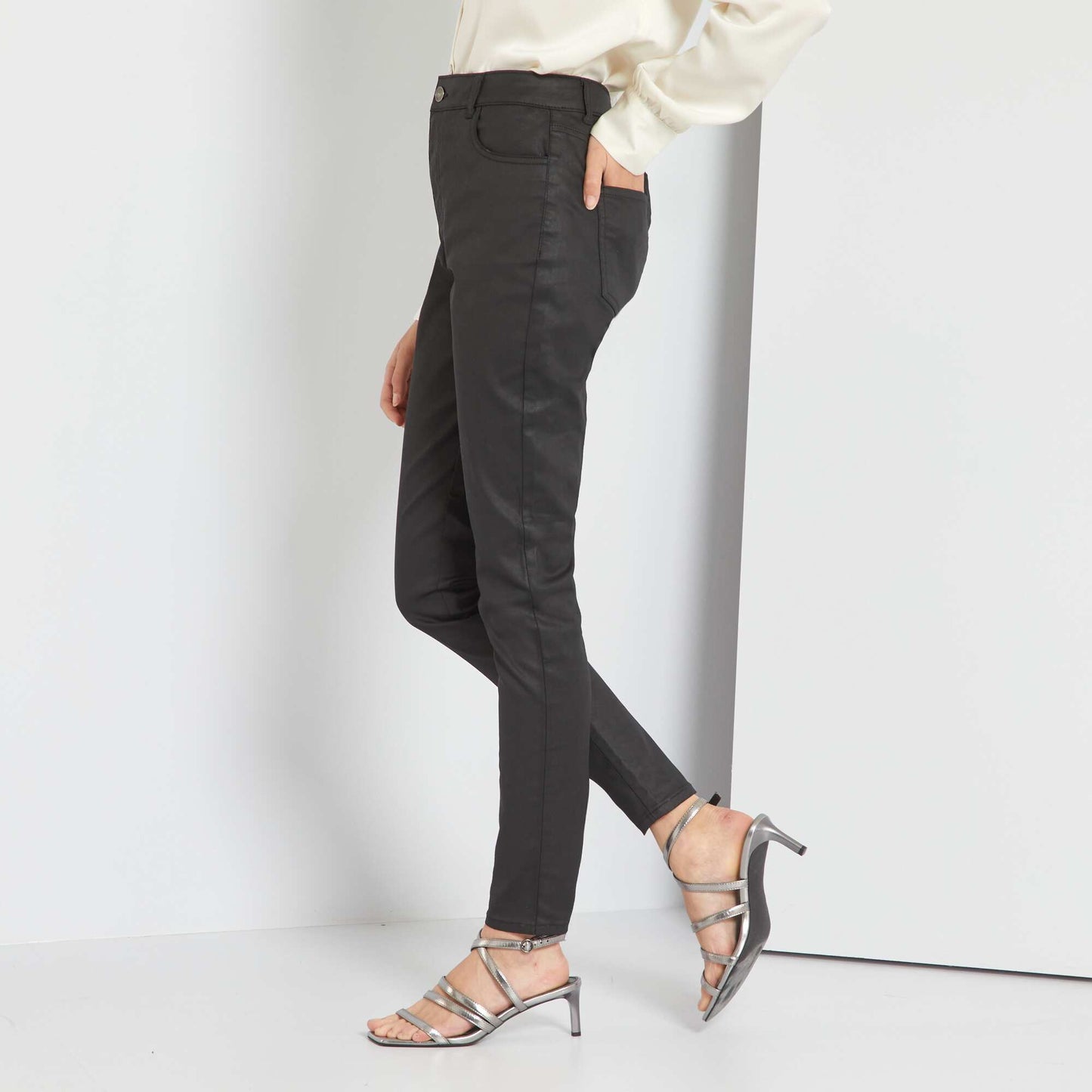 Jean skinny enduit taille haute noir