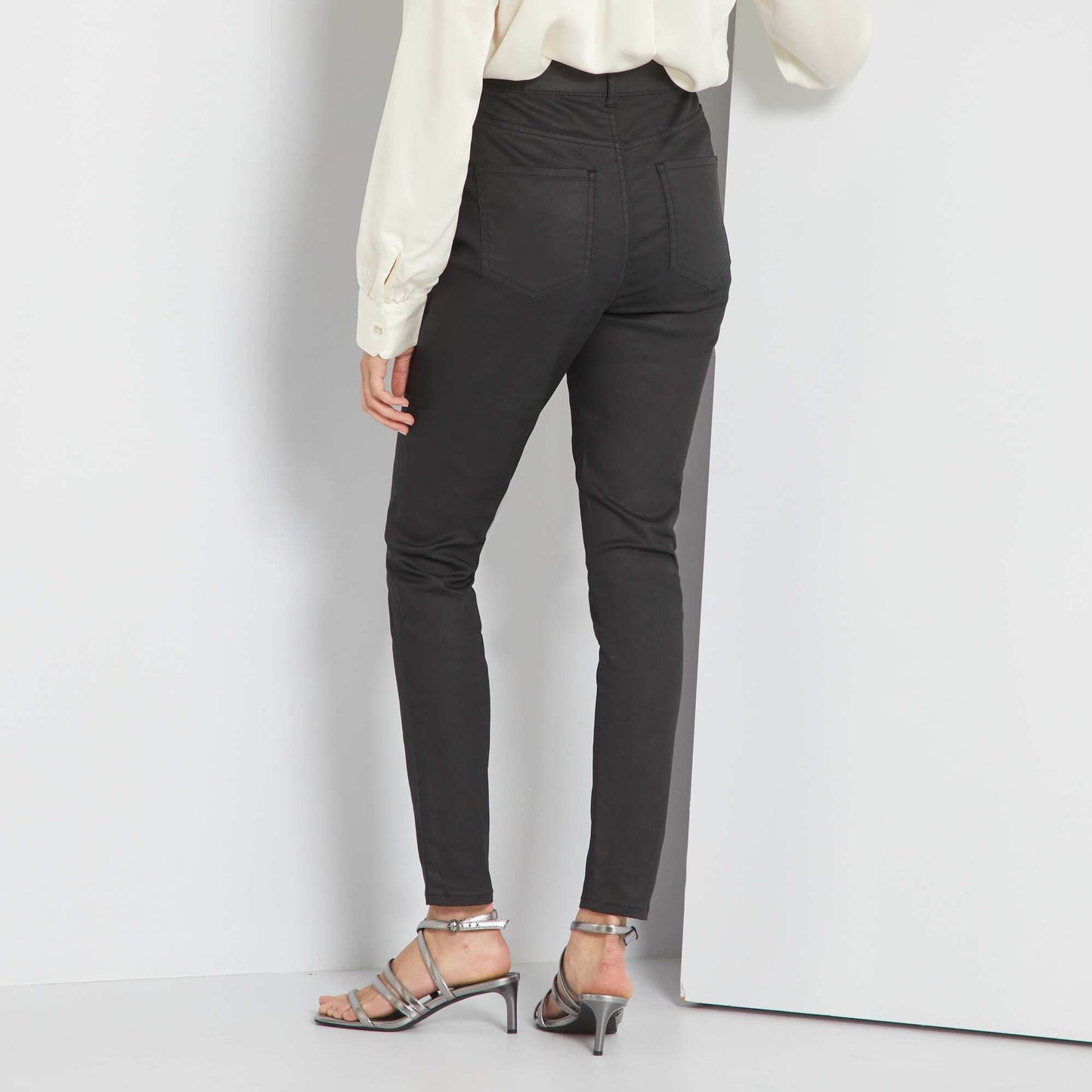 Jean skinny enduit taille haute noir