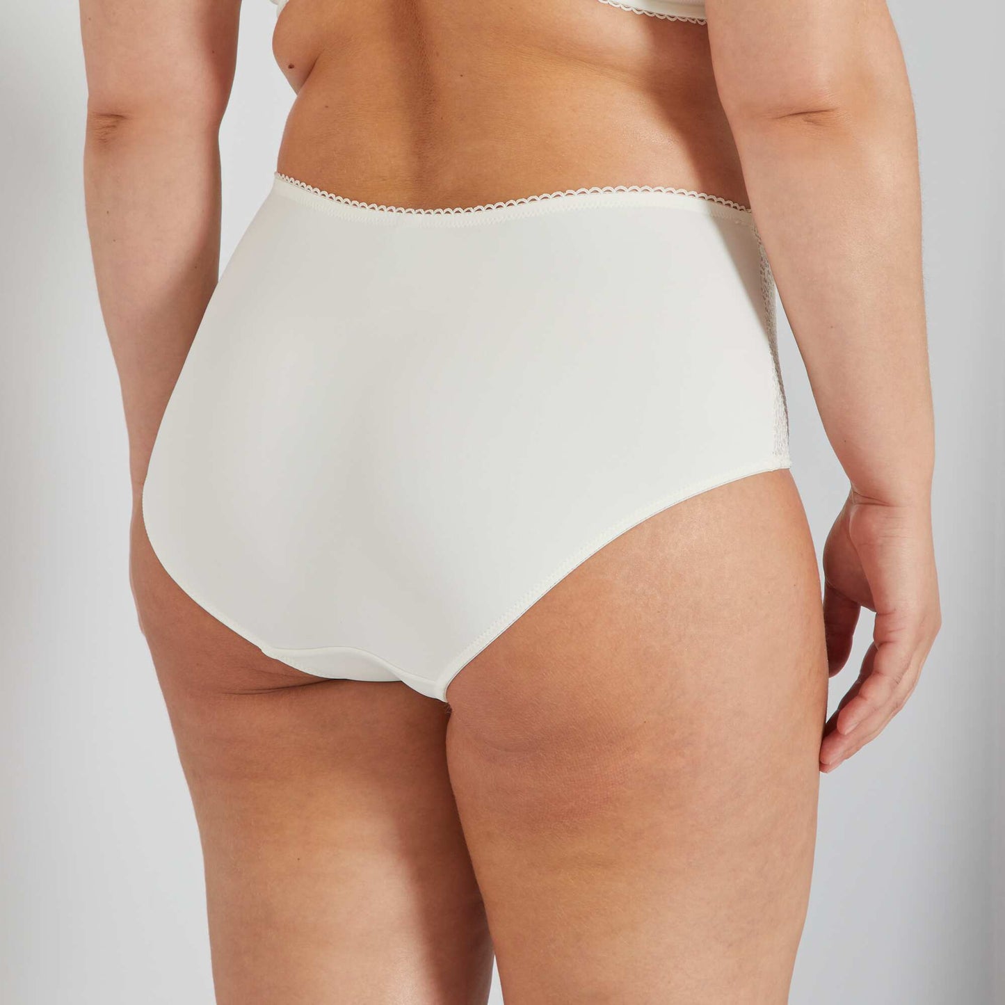 Culotte microfibre et dentelle cru