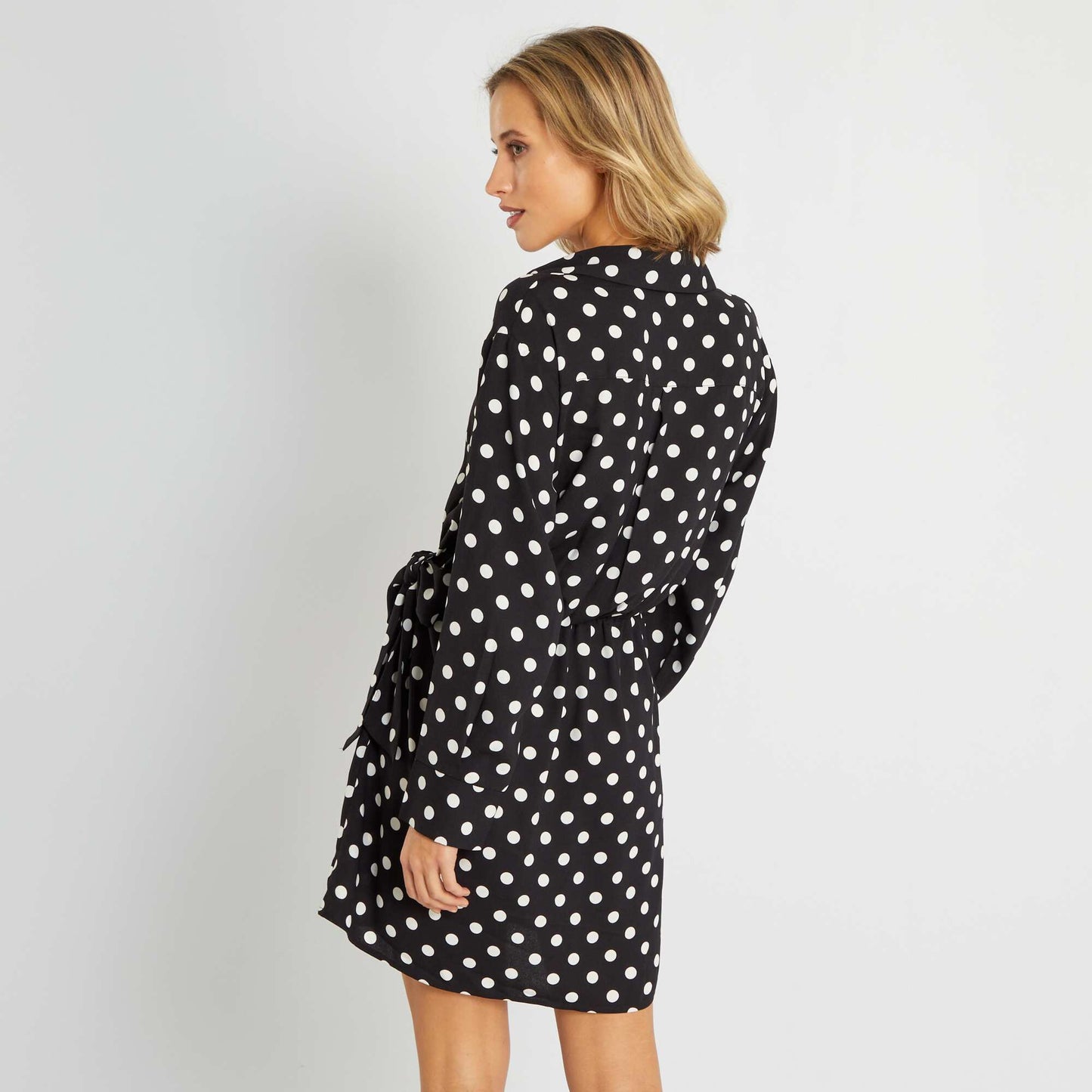 Robe courte nou e en maille georgette Noir/blanc