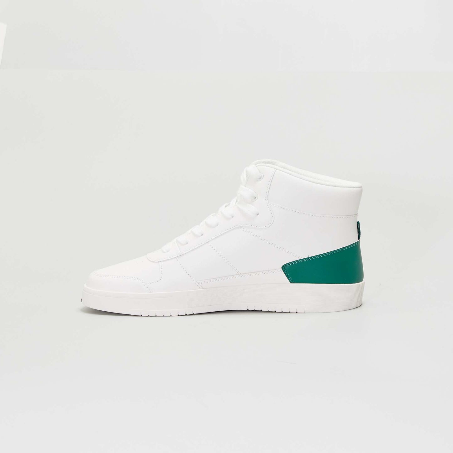 Baskets montantes bicolores blanc