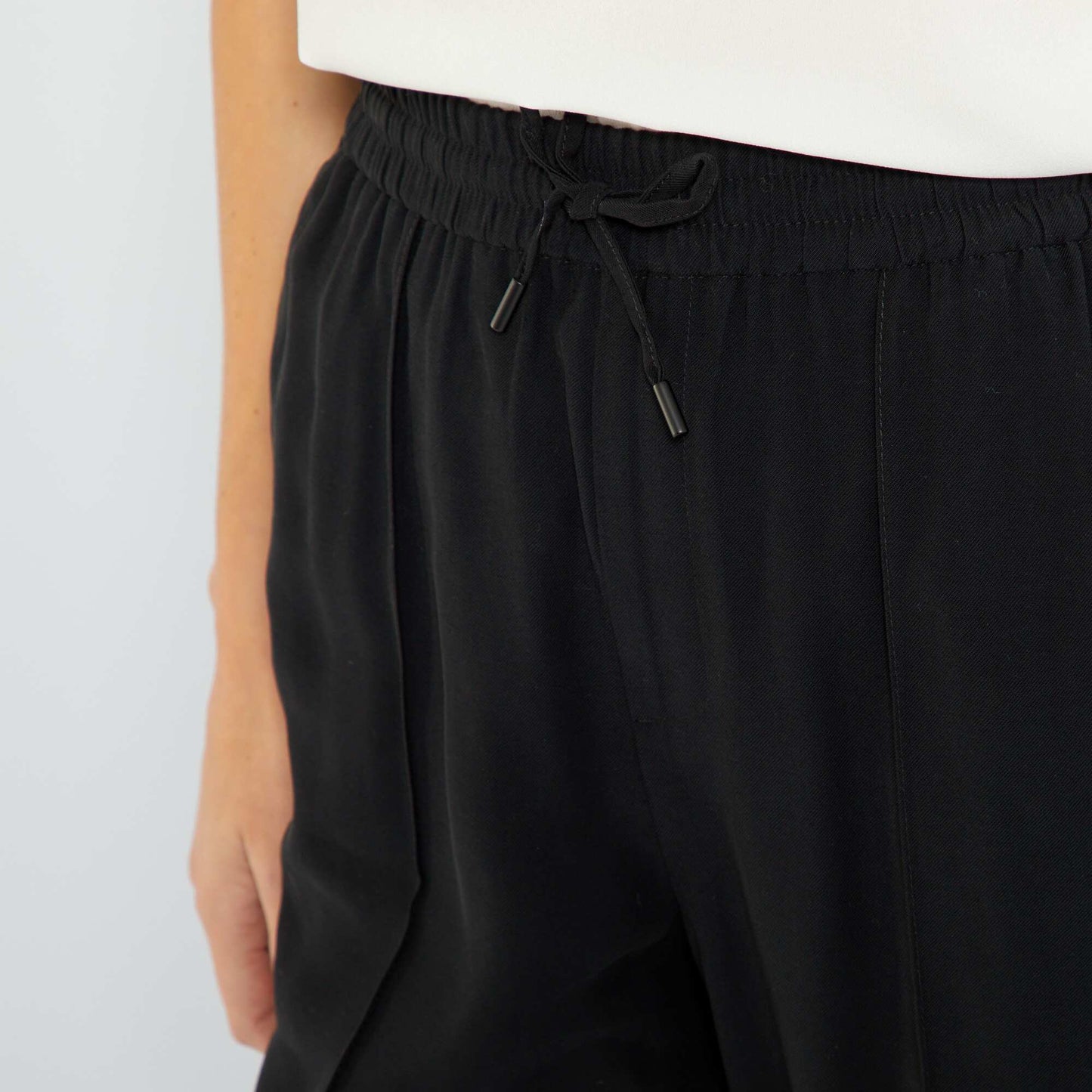 Pantalon regular en twill type jogging noir