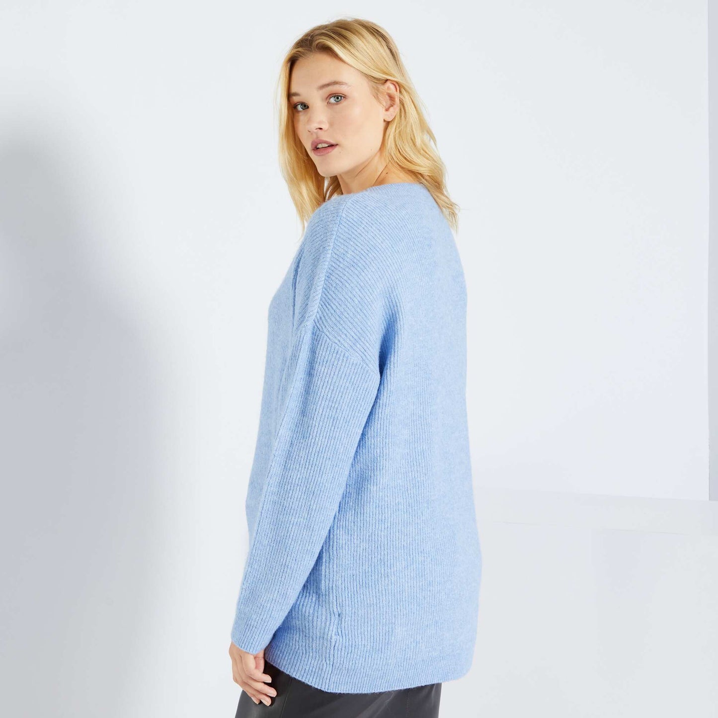 Pull col V en maille tricot Bleu