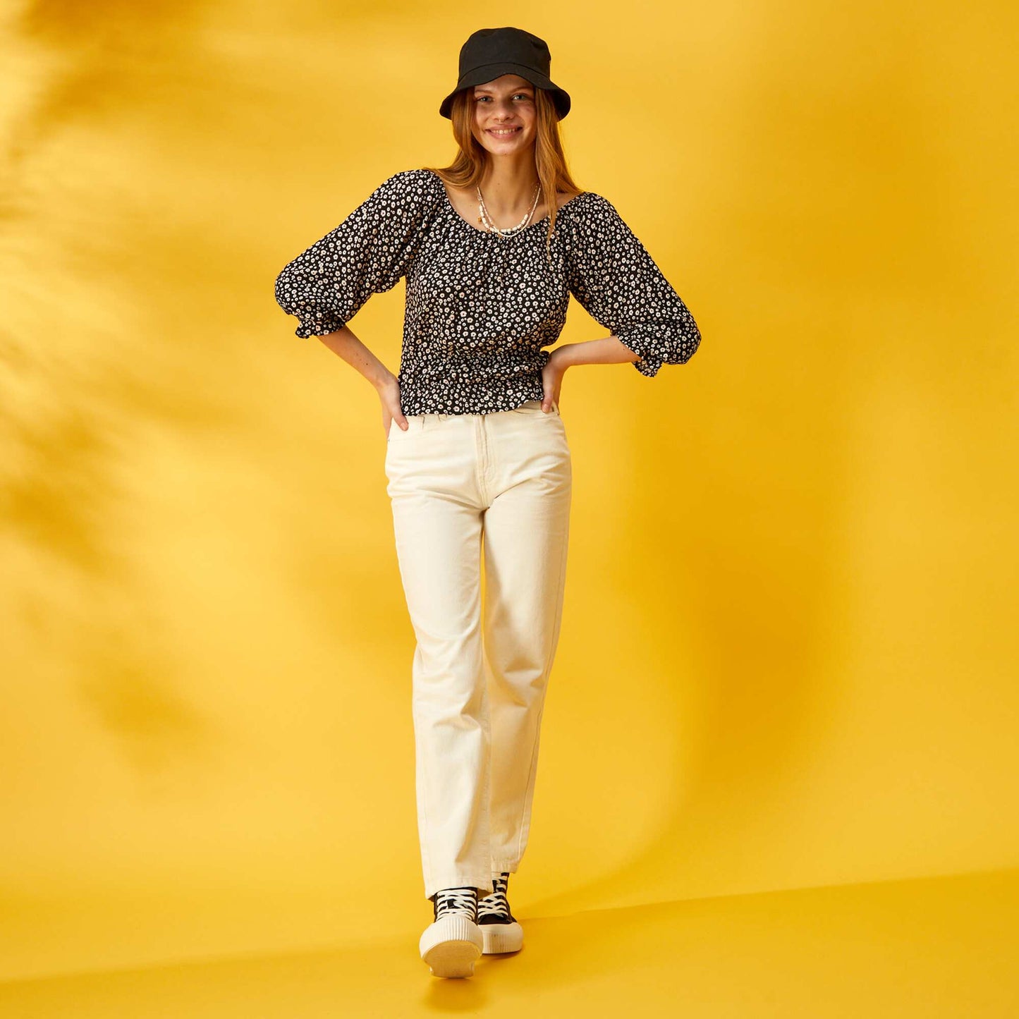 Blouse fleurie encolure bardot Noir