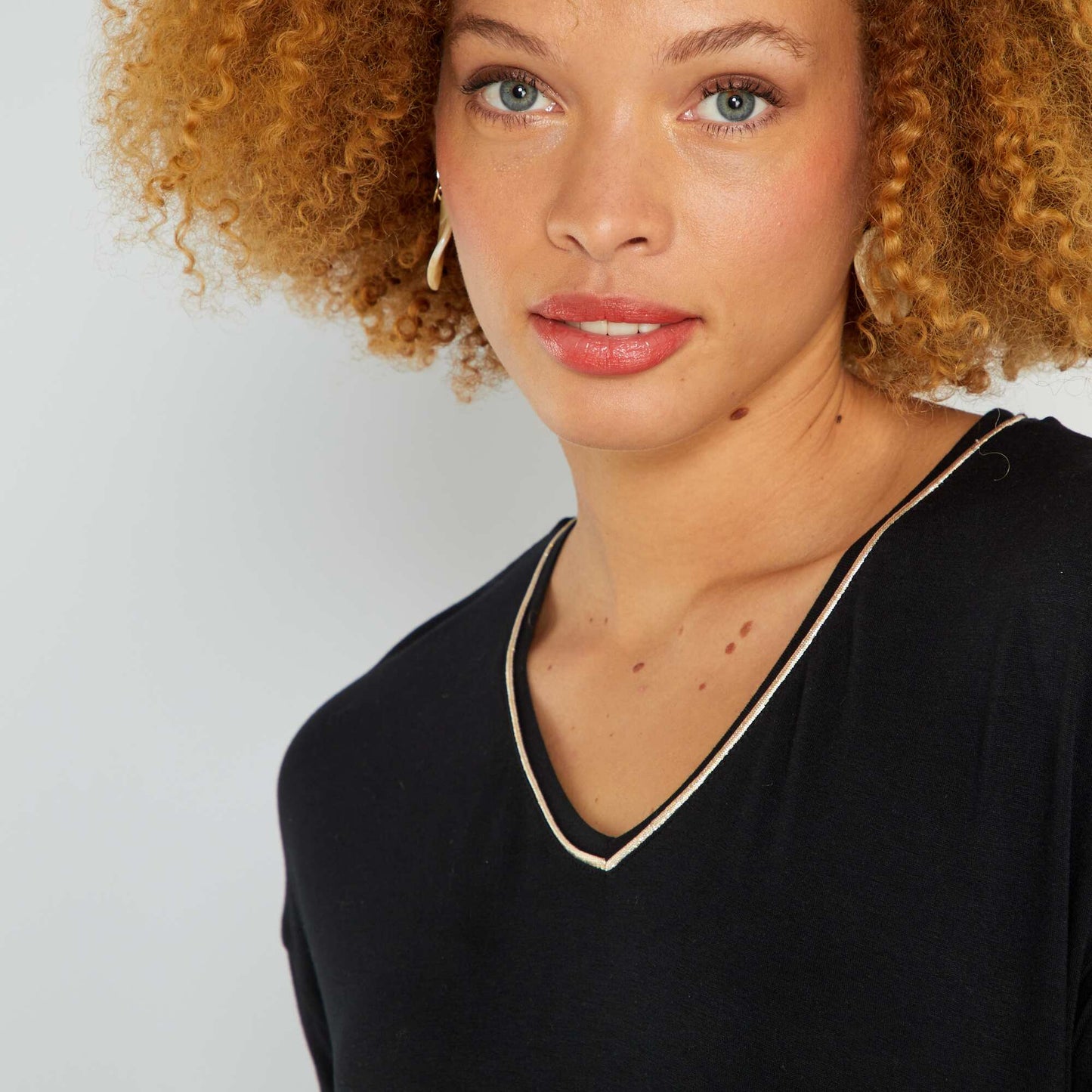 T-shirt grossesse encolure V noir