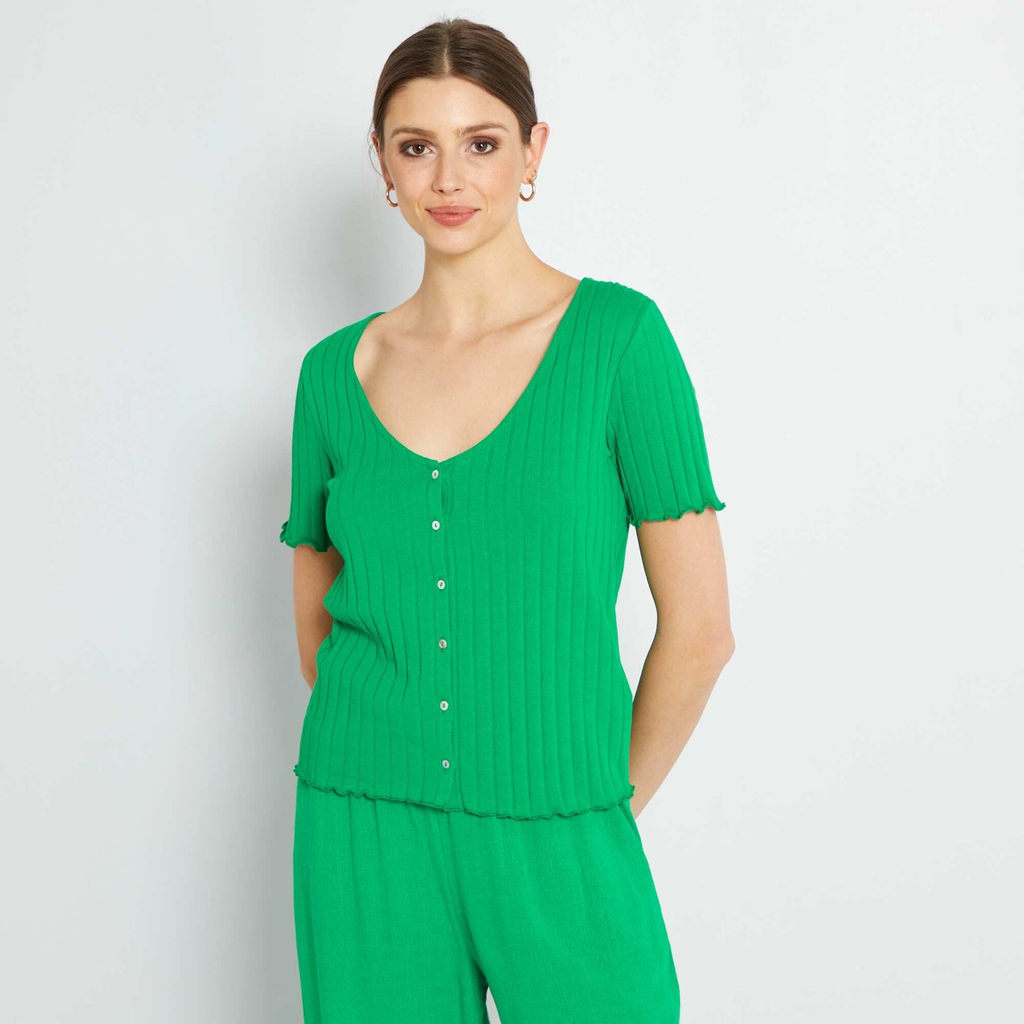 T-shirt boutonn uni vert jardin