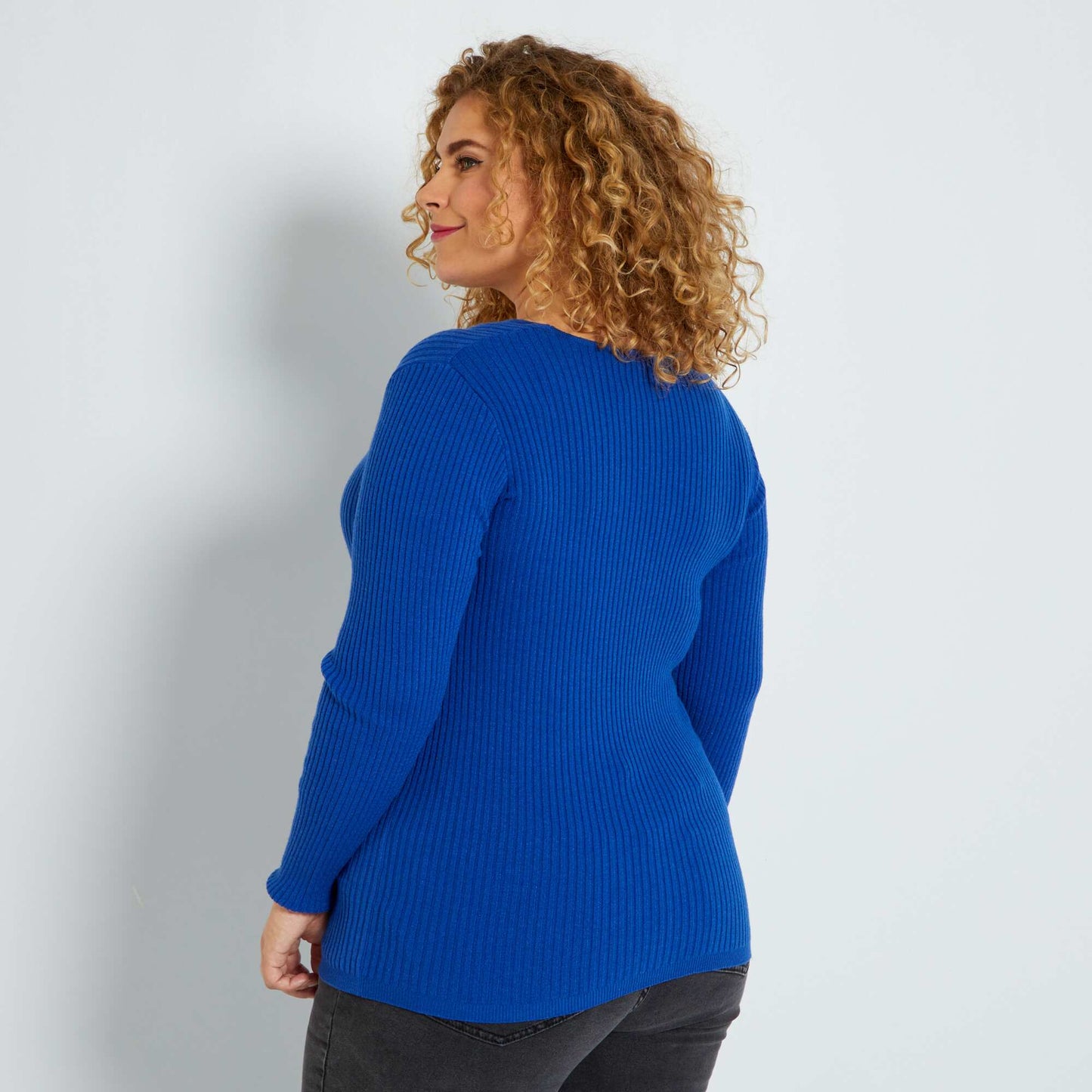 Pull col V et maille c tel e bleu