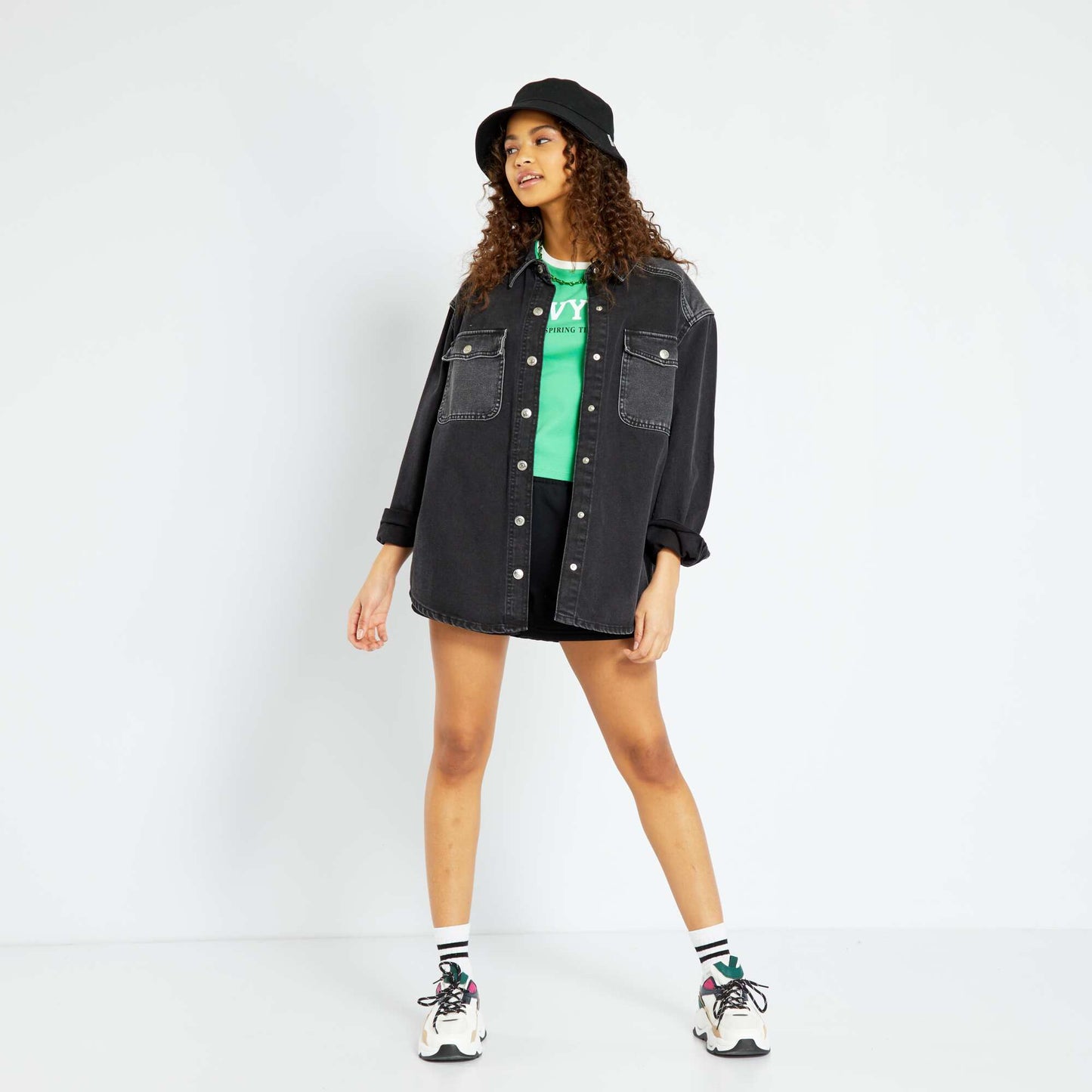 Short en molleton avec poches rabat Bleu noir