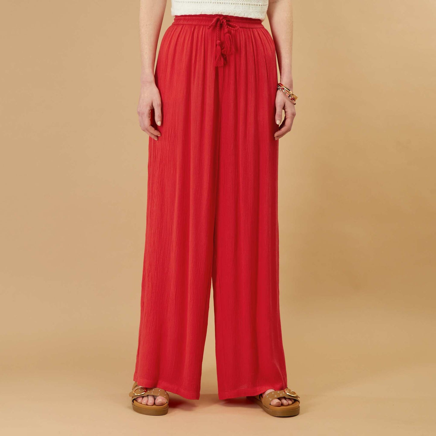 Pantalon large avec avec lastique rouge