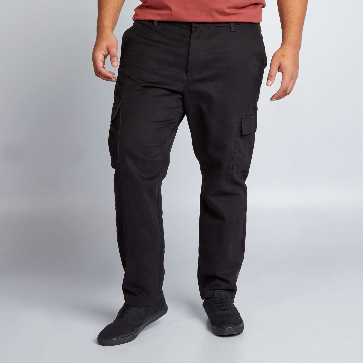 Pantalon avec poches sur les côtés noir