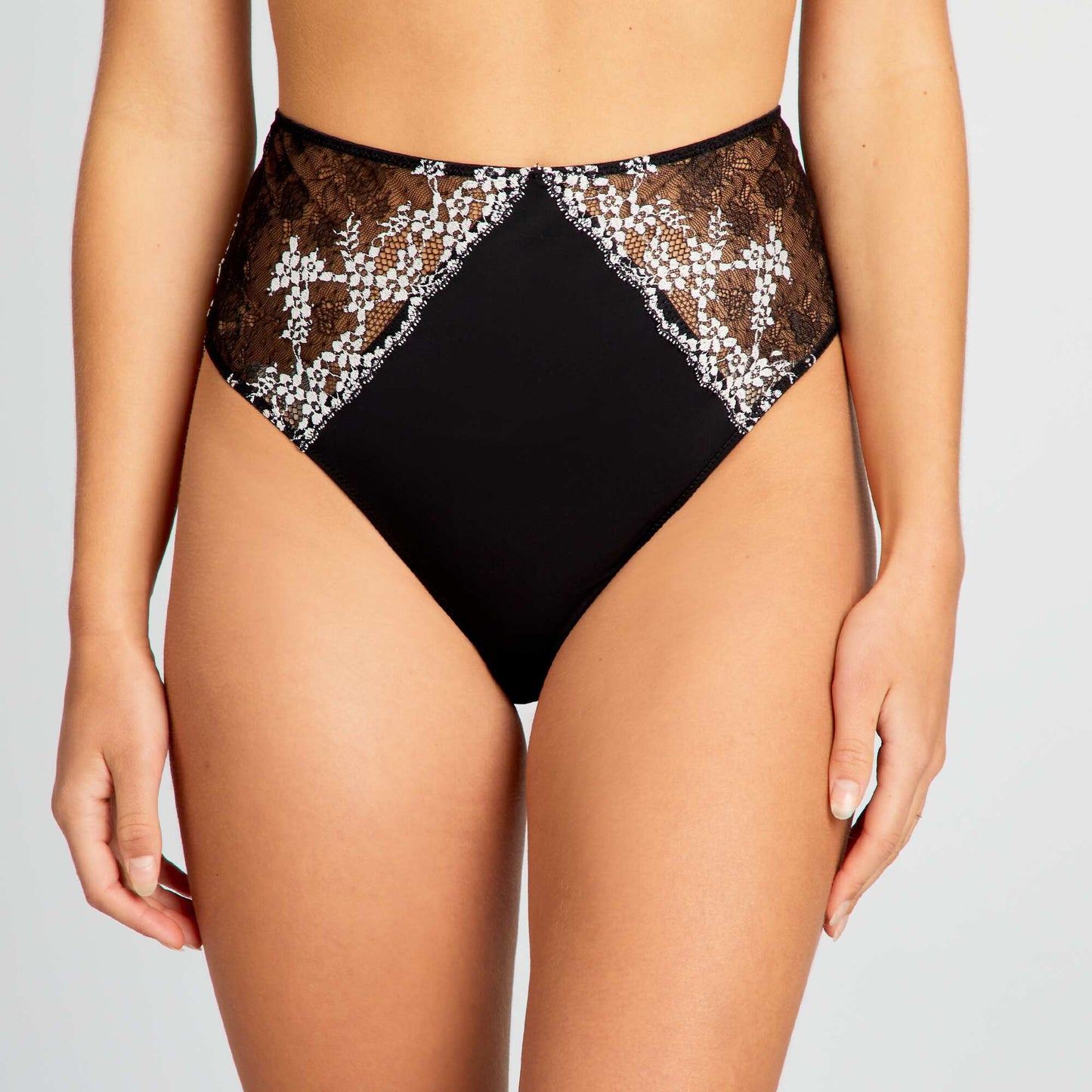 Tanga taille haute en dentelle Noir/blanc