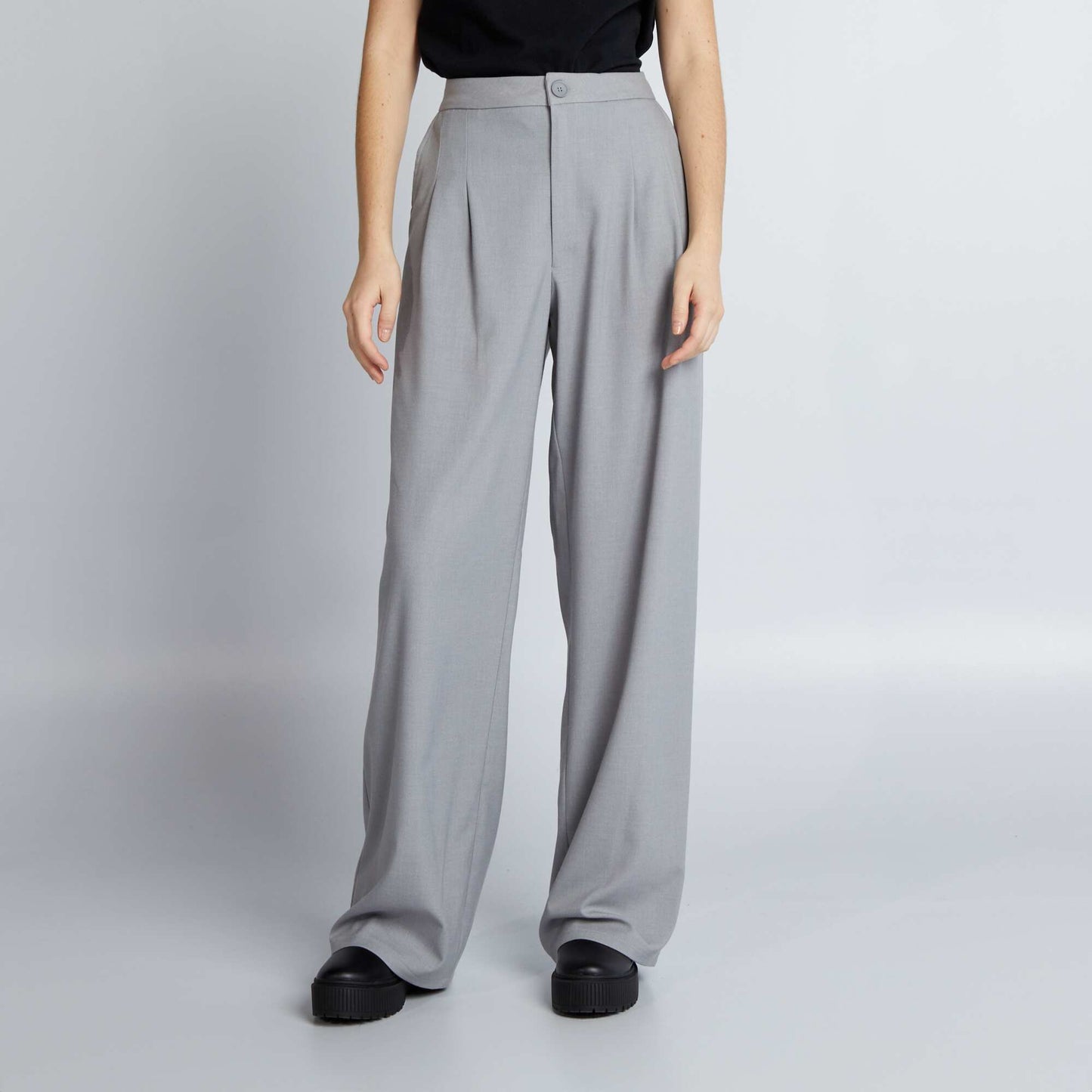 Pantalon tailleur pinces Gris