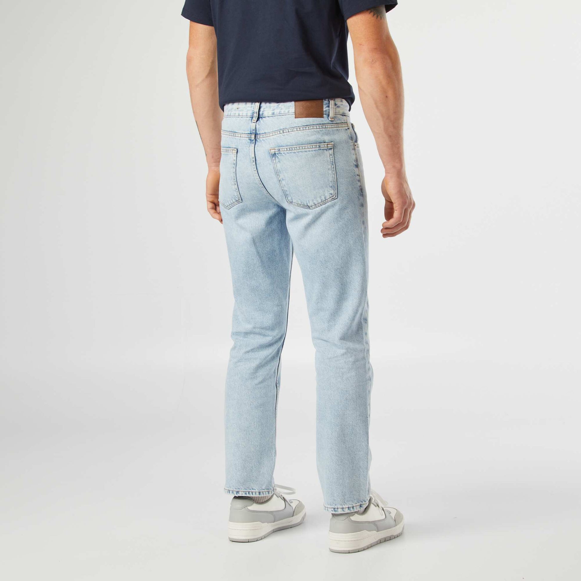 AYX90_7_ZC3