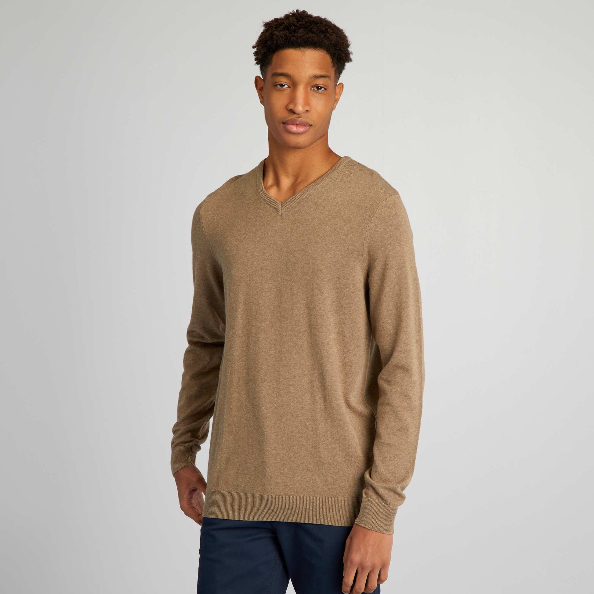 Pull en maille à col V + d'1m90 BEIGE