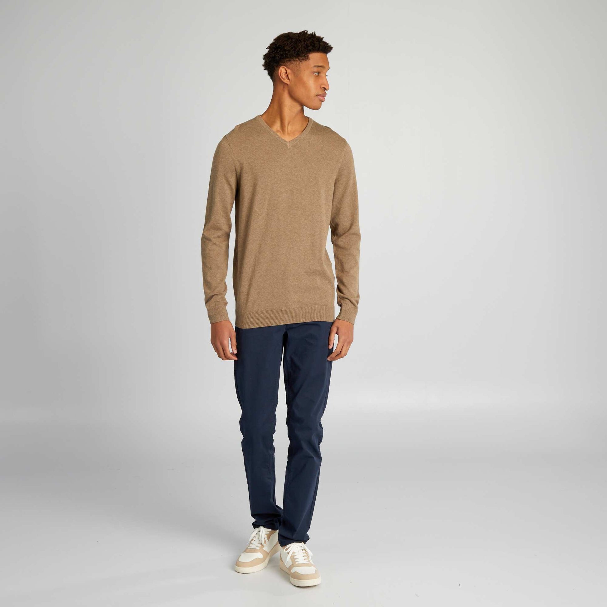Pull en maille à col V + d'1m90 BEIGE