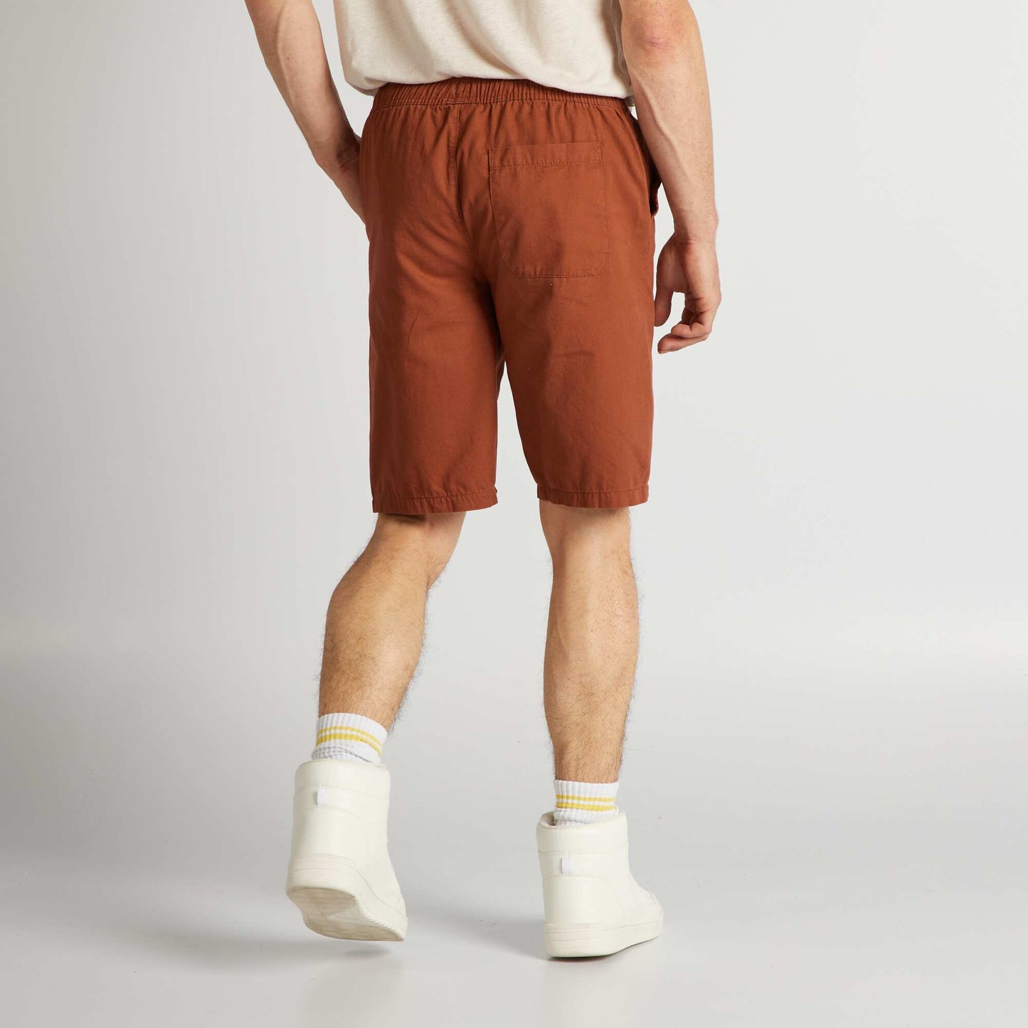 Bermuda chino avec taille élastiquée Marron