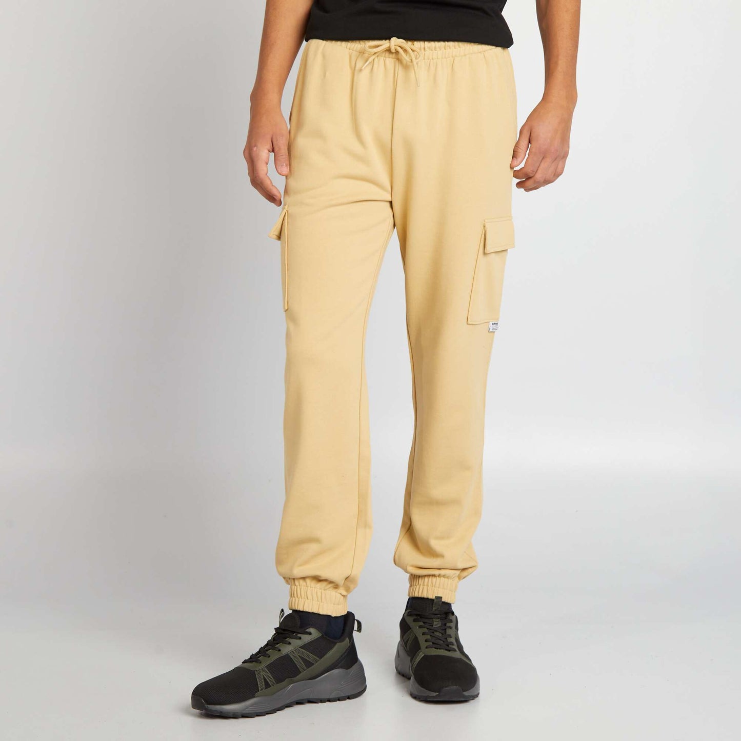 Pantalon de jogging avec poches multipoches Beige