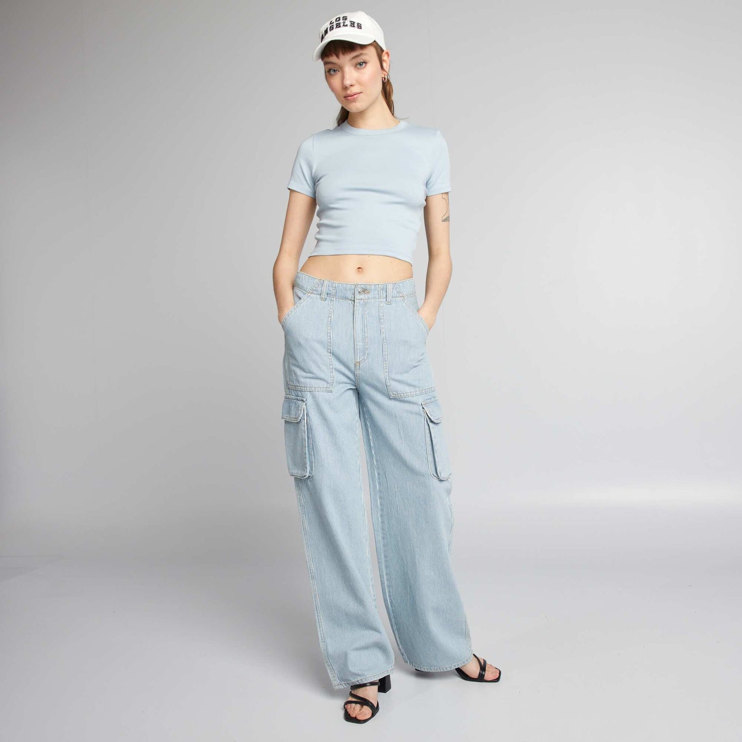 T-shirt cropped manches courtes Bleu ciel