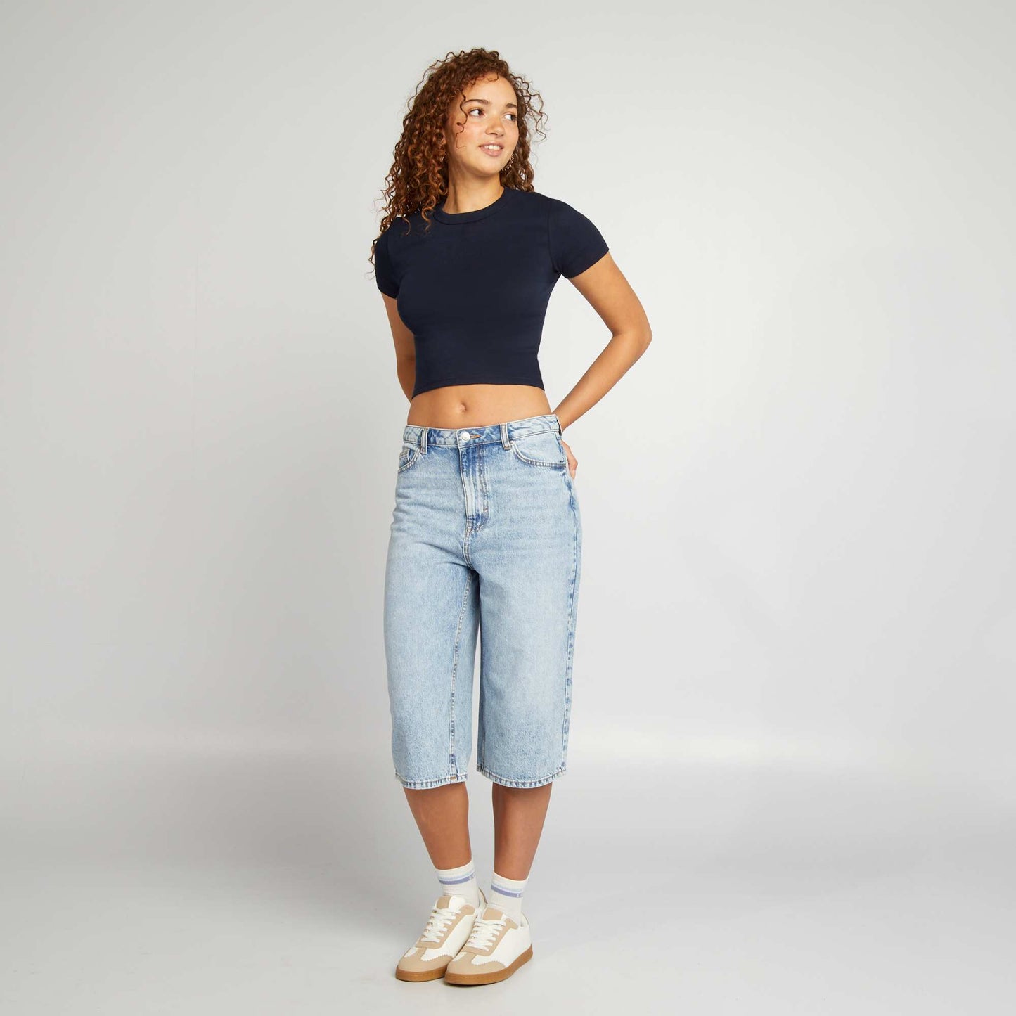 T-shirt cropped manches courtes bleu marine